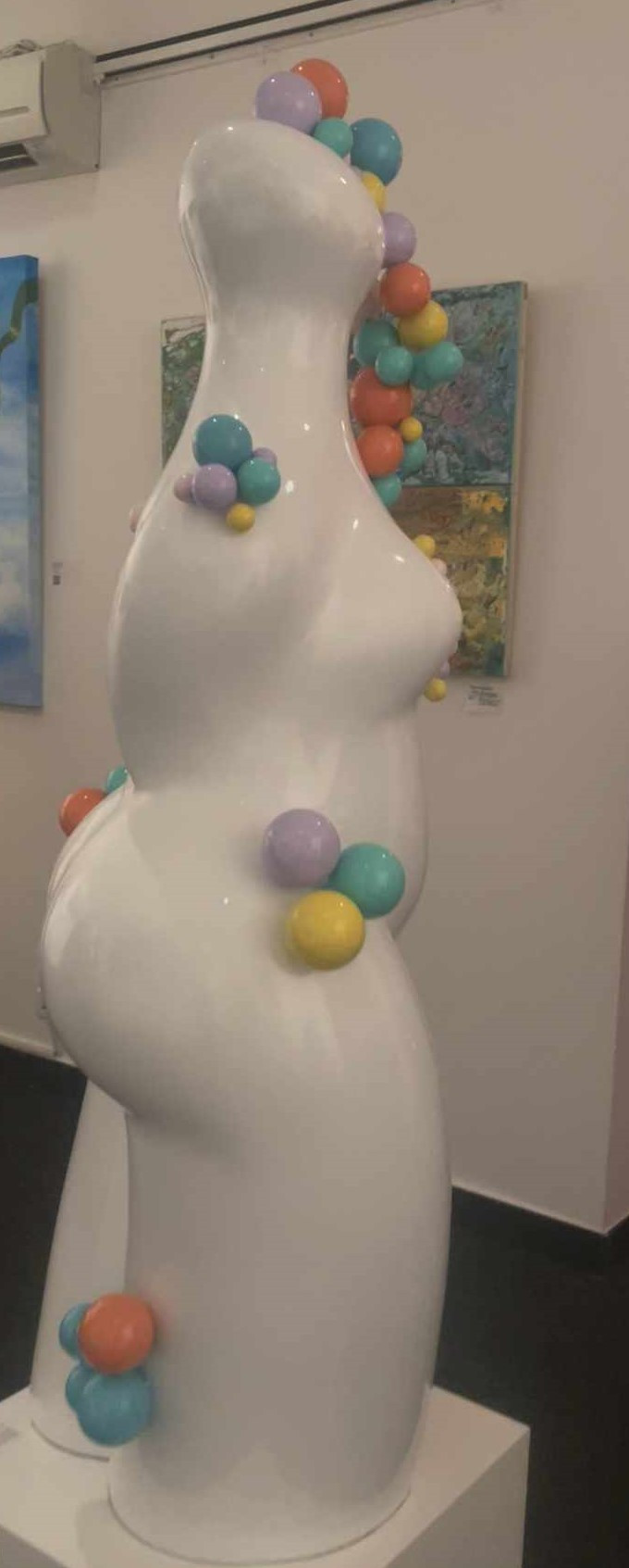 Mouna Ben Ahmed, Bubble lady, sculpture - Artalistic online contemporary art buying and selling gallery