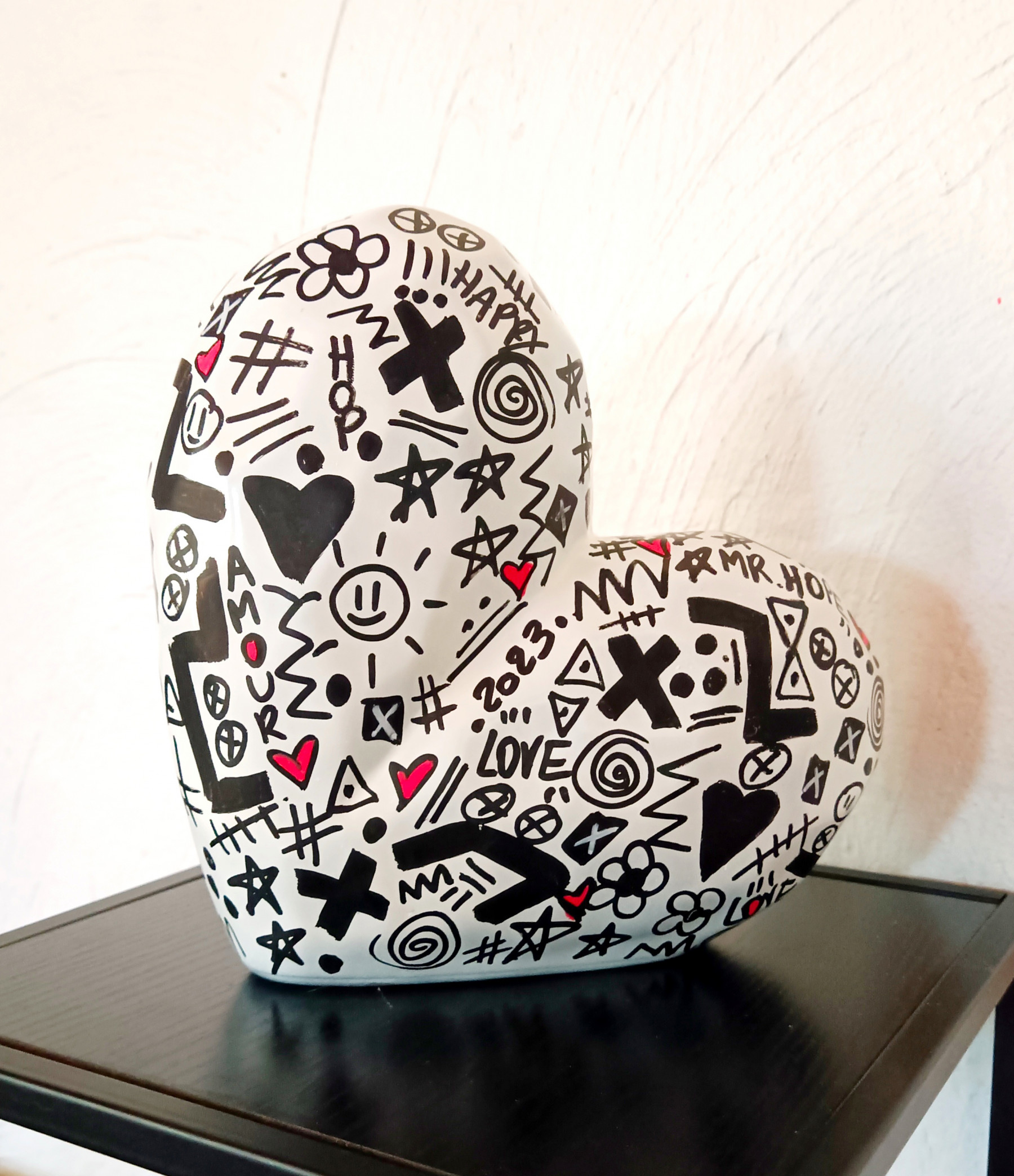 Mr Hope, Big heart hope, sculpture - Artalistic online contemporary art buying and selling gallery