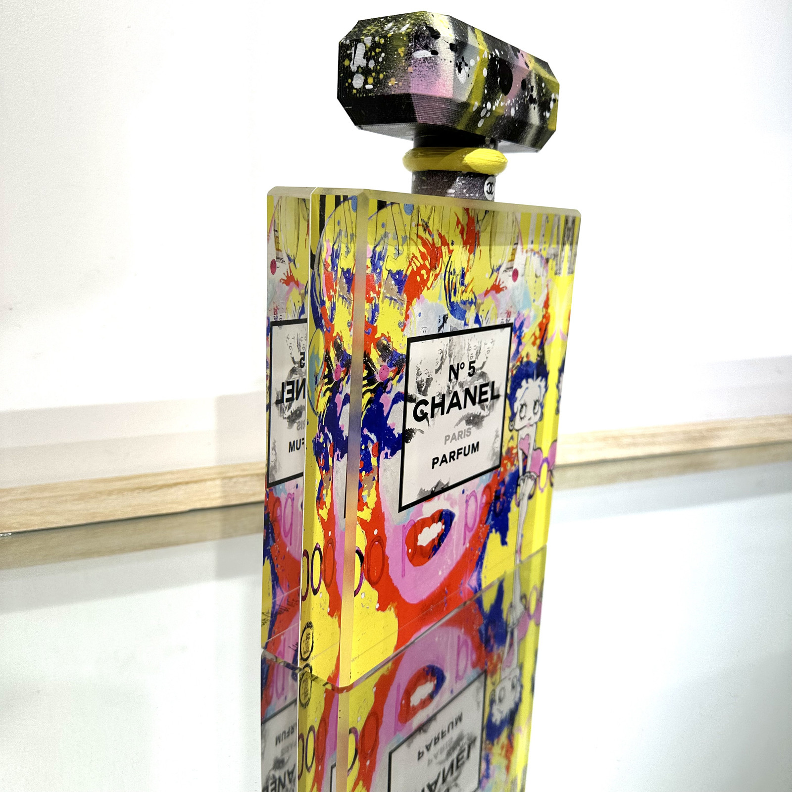 Patrick Cornée, Flacon Chanel n°5, sculpture - Artalistic online contemporary art buying and selling gallery