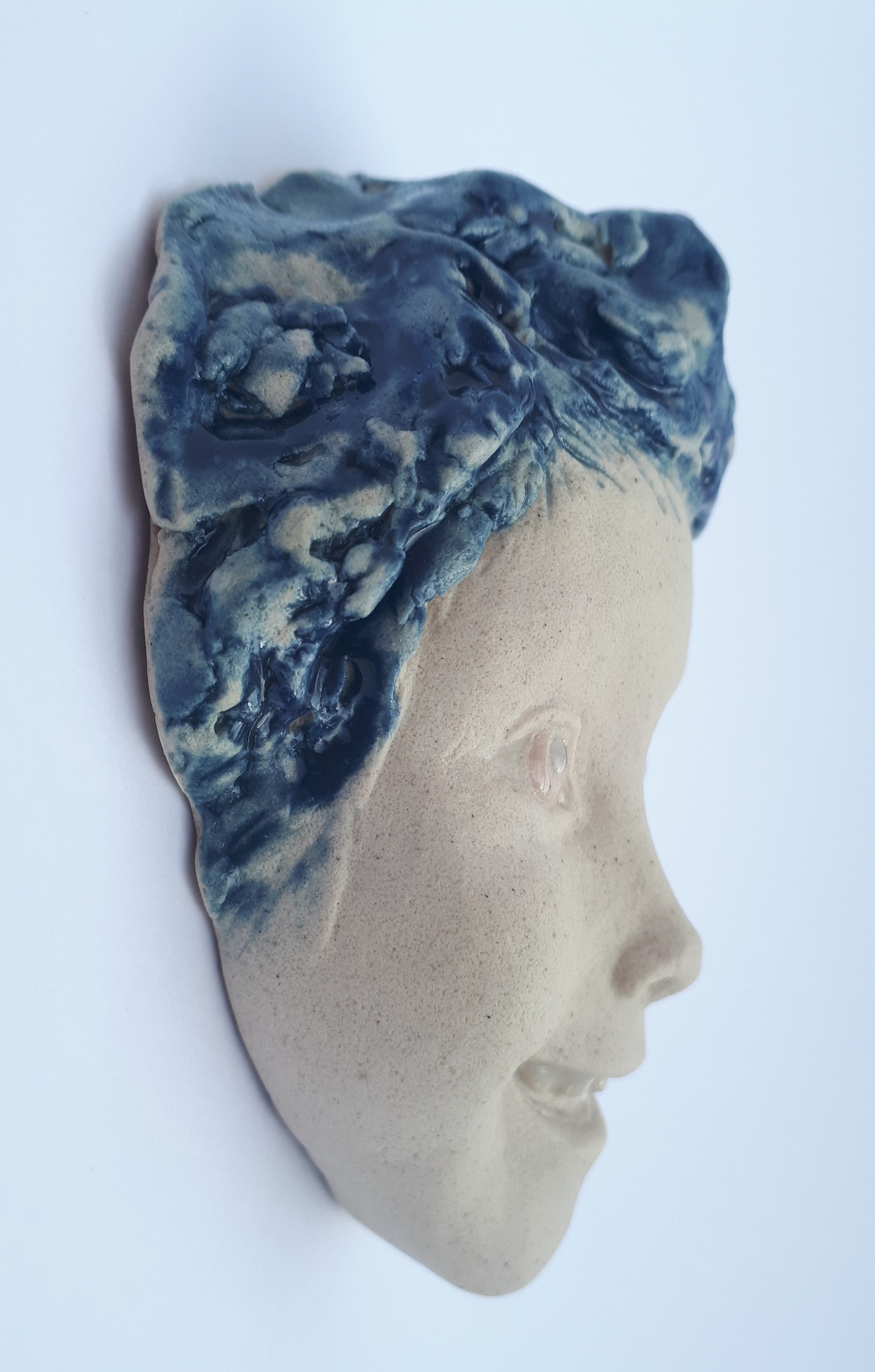 Louise de Gastines, enfant aux cheveux bleus, sculpture - Artalistic online contemporary art buying and selling gallery