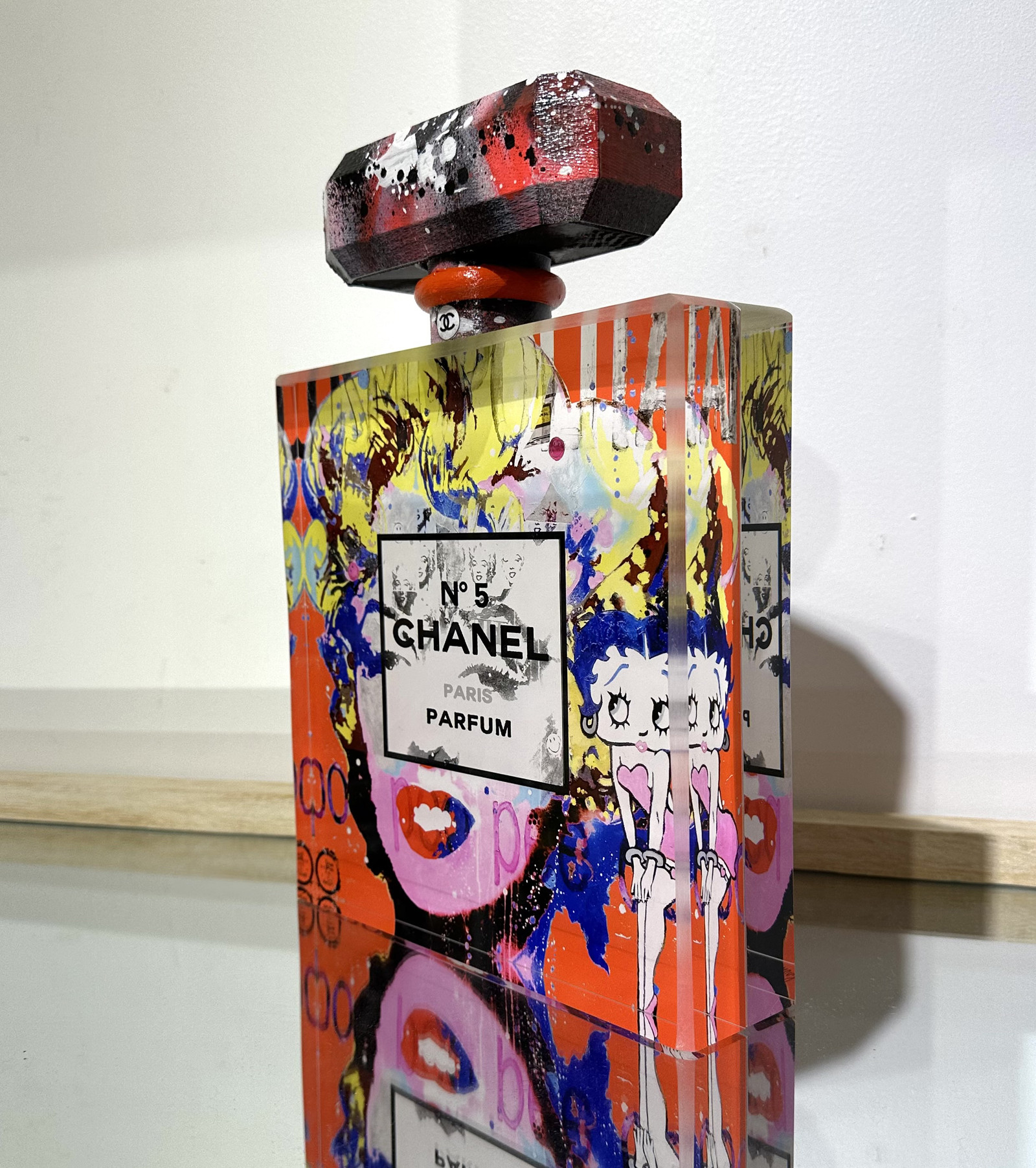 Patrick Cornée, Flacon Chanel N°5, sculpture - Artalistic online contemporary art buying and selling gallery