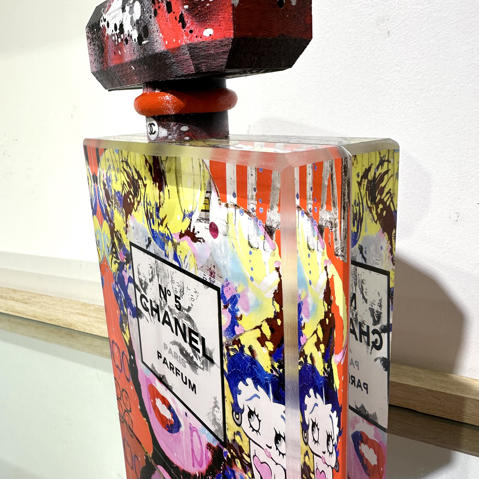 Patrick Cornée, Flacon Chanel N°5, sculpture - Artalistic online contemporary art buying and selling gallery