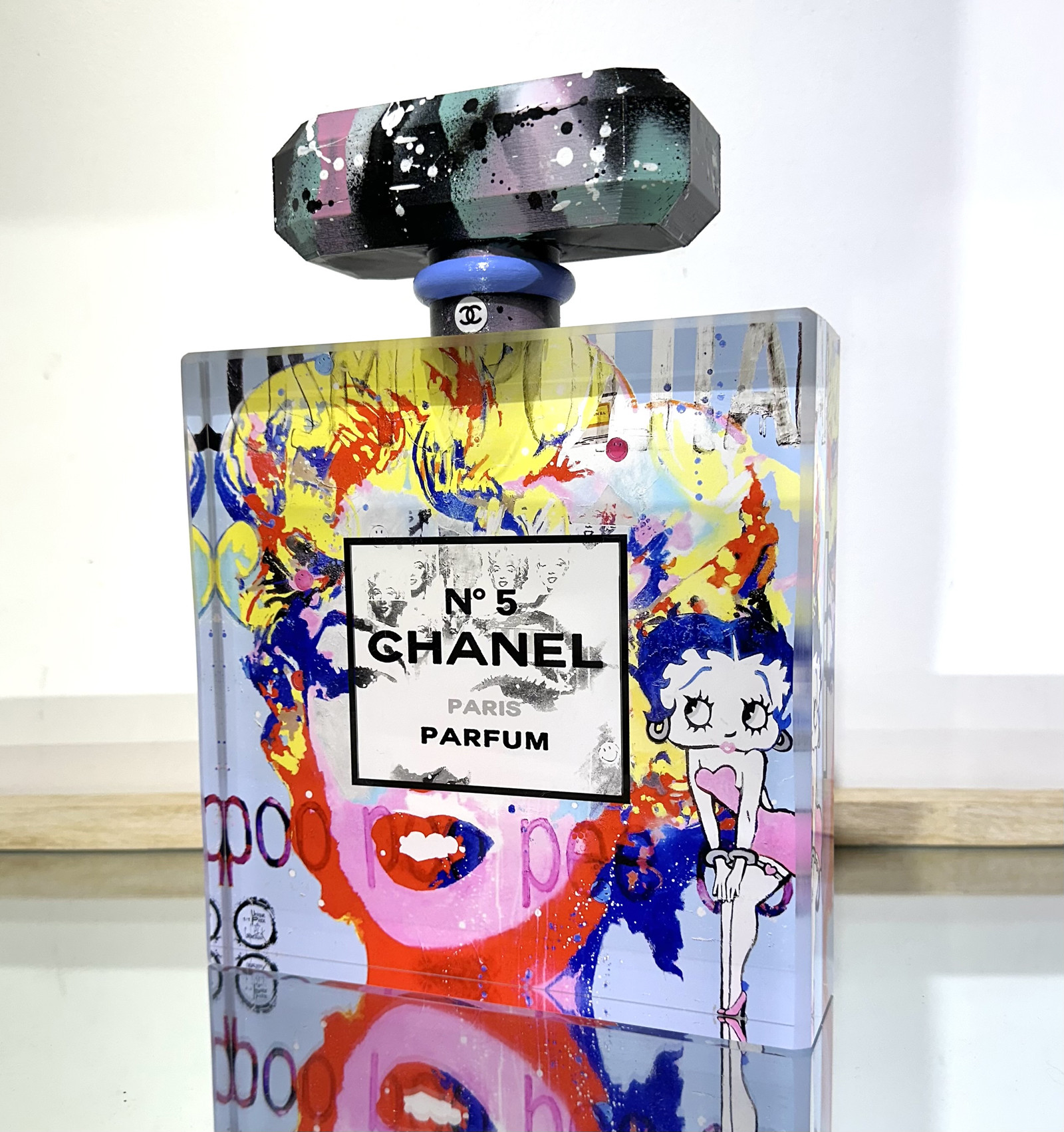 Patrick Cornée, Flacon Chanel n°5, sculpture - Artalistic online contemporary art buying and selling gallery