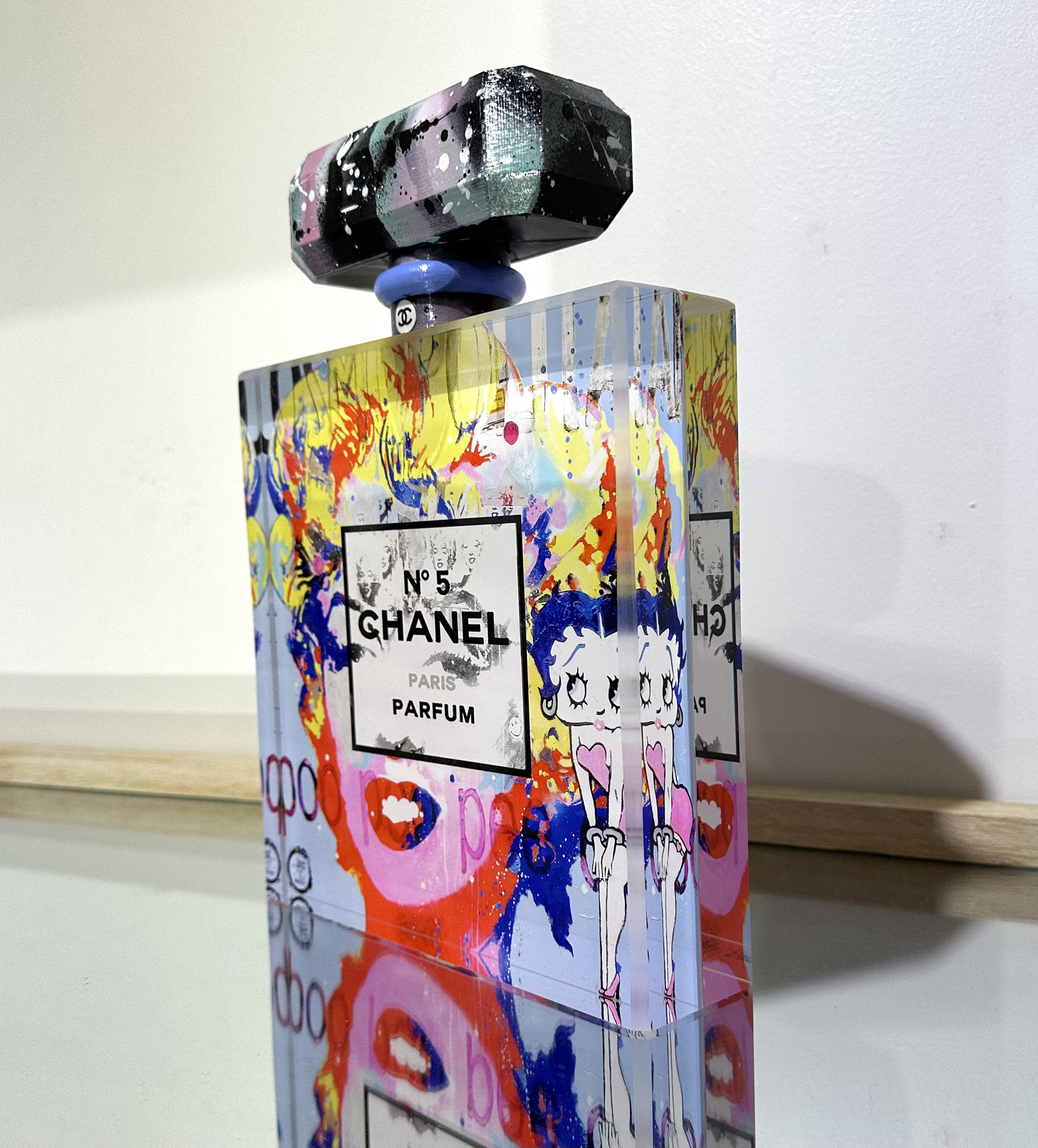 Patrick Cornée, Flacon Chanel n°5, sculpture - Artalistic online contemporary art buying and selling gallery