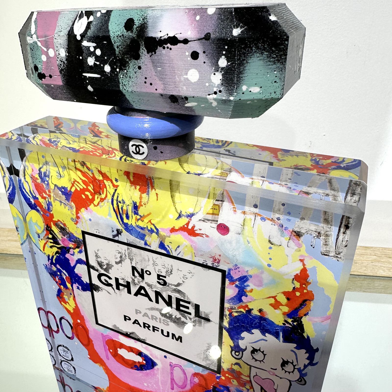 Patrick Cornée, Flacon Chanel n°5, sculpture - Artalistic online contemporary art buying and selling gallery