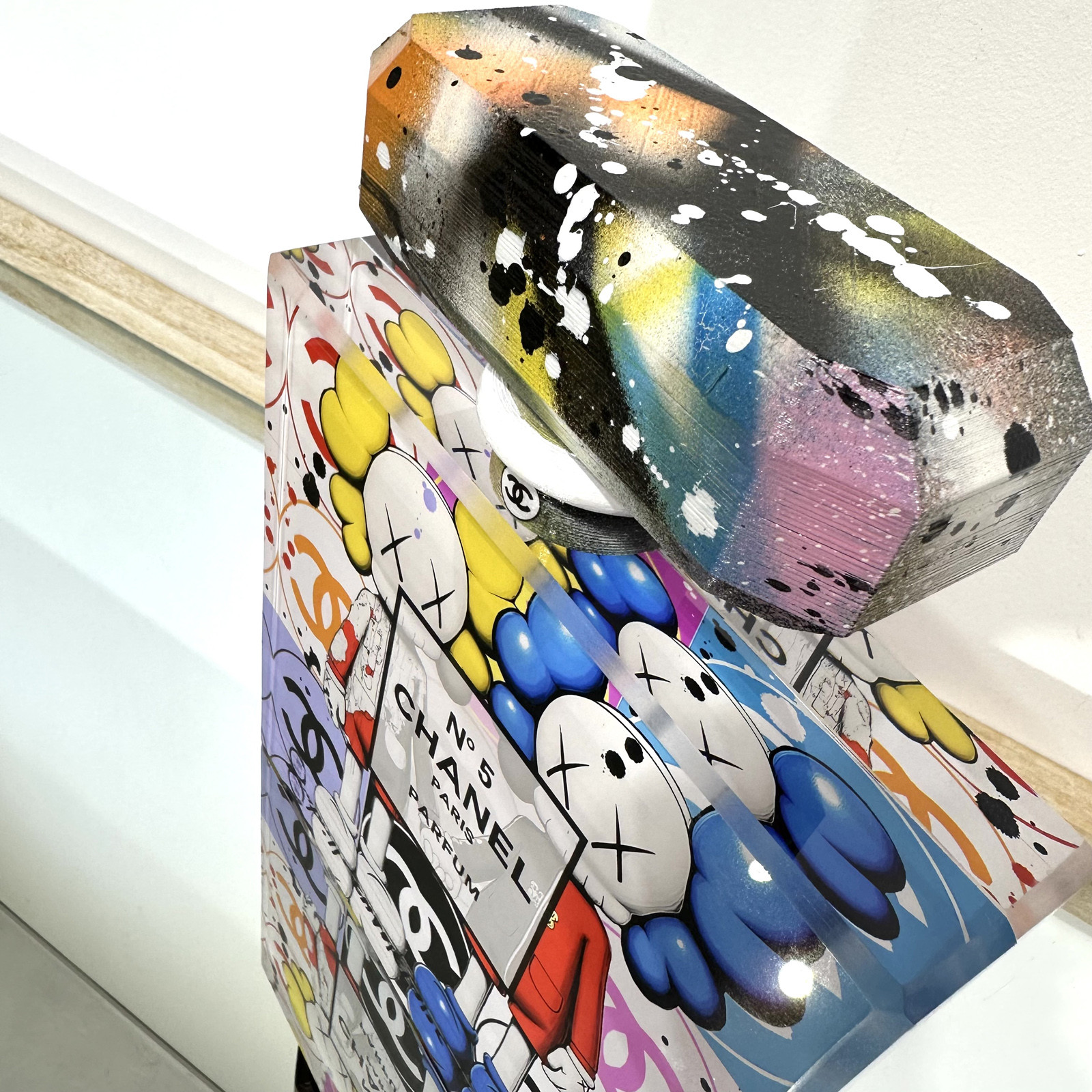 Patrick Cornée, Chanel n°5, l'amour fou, sculpture - Artalistic online contemporary art buying and selling gallery