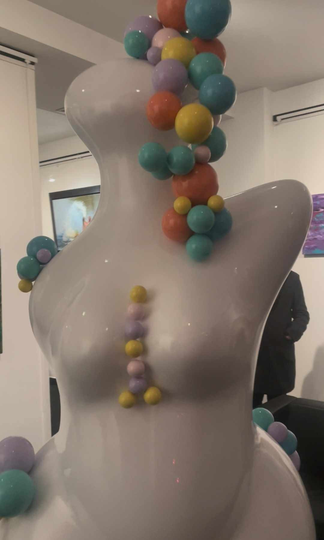 Mouna Ben Ahmed, Bubble lady, sculpture - Artalistic online contemporary art buying and selling gallery