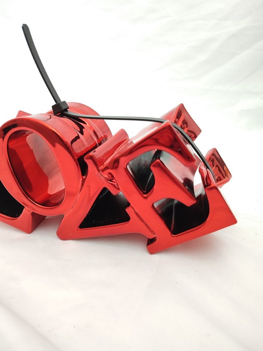 Sagrasse, Squeeze love red, sculpture - Artalistic online contemporary art buying and selling gallery