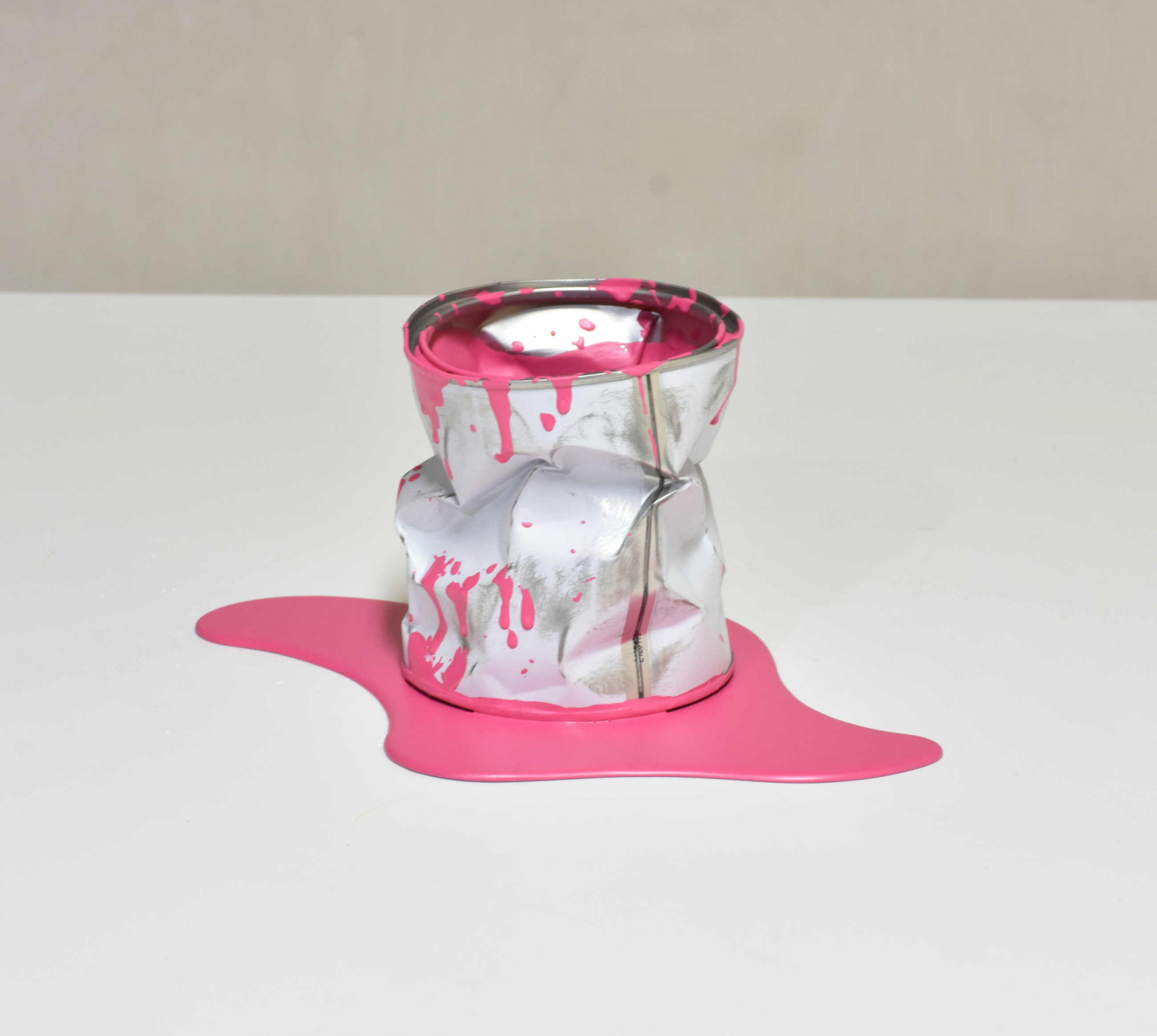 Yannick Bouillault, Le vieux pot de peinture rose, sculpture - Artalistic online contemporary art buying and selling gallery