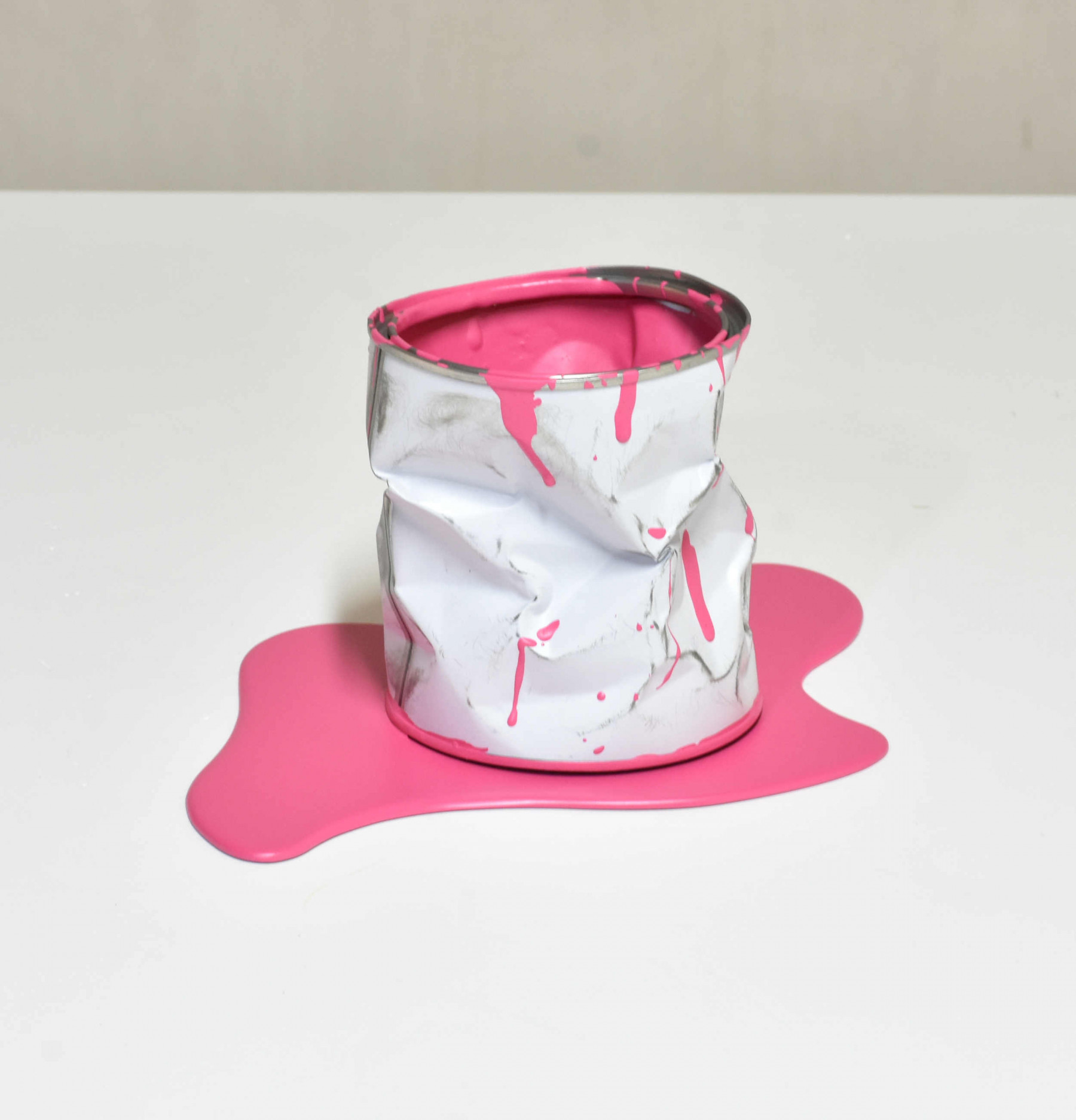 Yannick Bouillault, Le vieux pot de peinture rose, sculpture - Artalistic online contemporary art buying and selling gallery