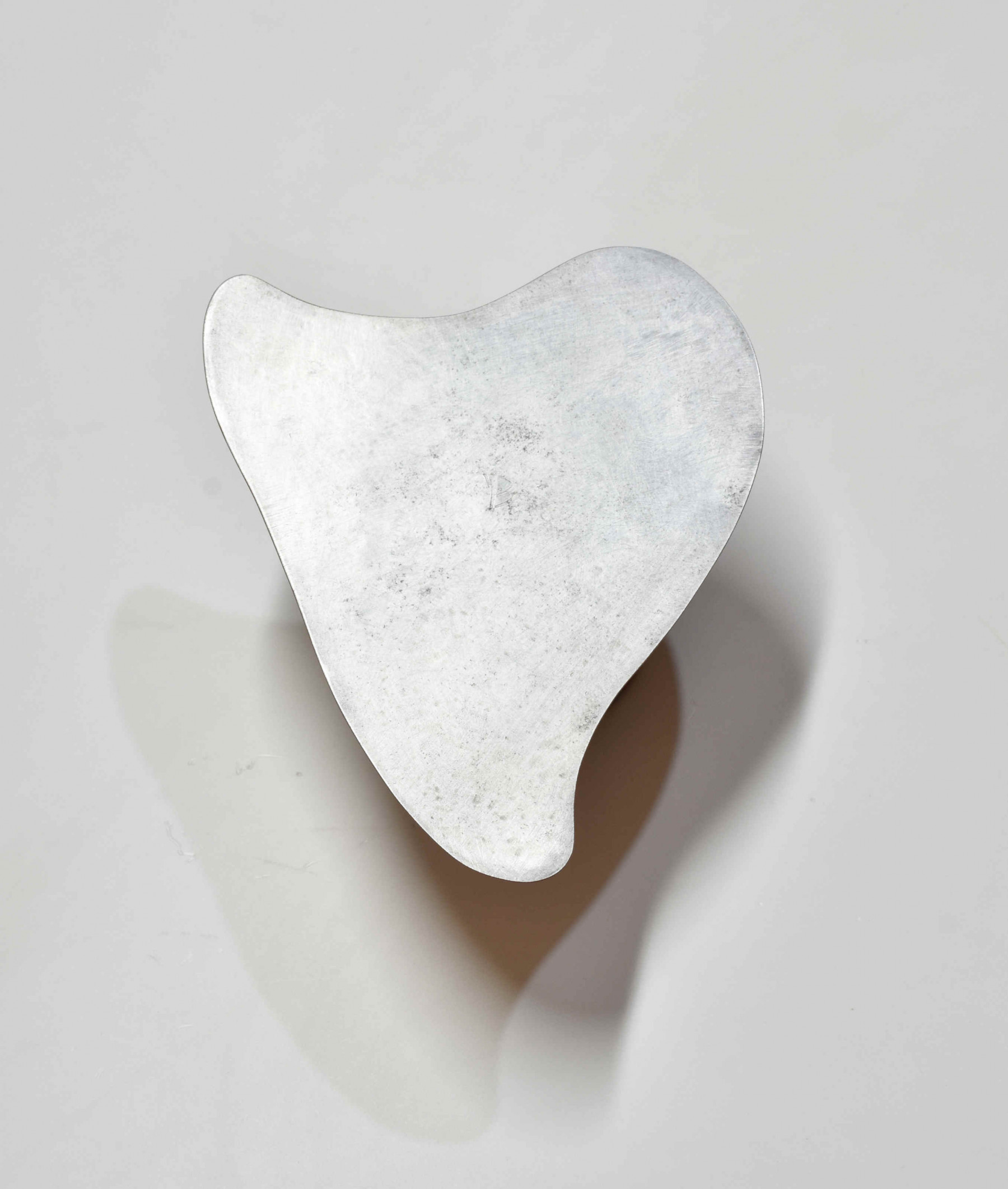 Yannick Bouillault, Le vieux pot de peinture rouge, sculpture - Artalistic online contemporary art buying and selling gallery