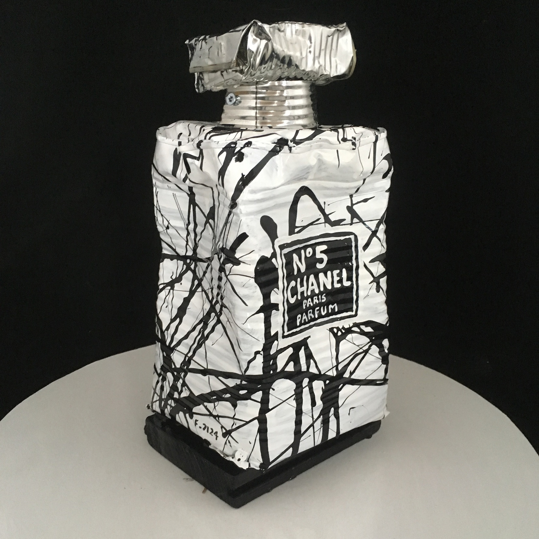 Norman Gekko, Chanel N.5 Jackson Pollock, sculpture - Artalistic online contemporary art buying and selling gallery