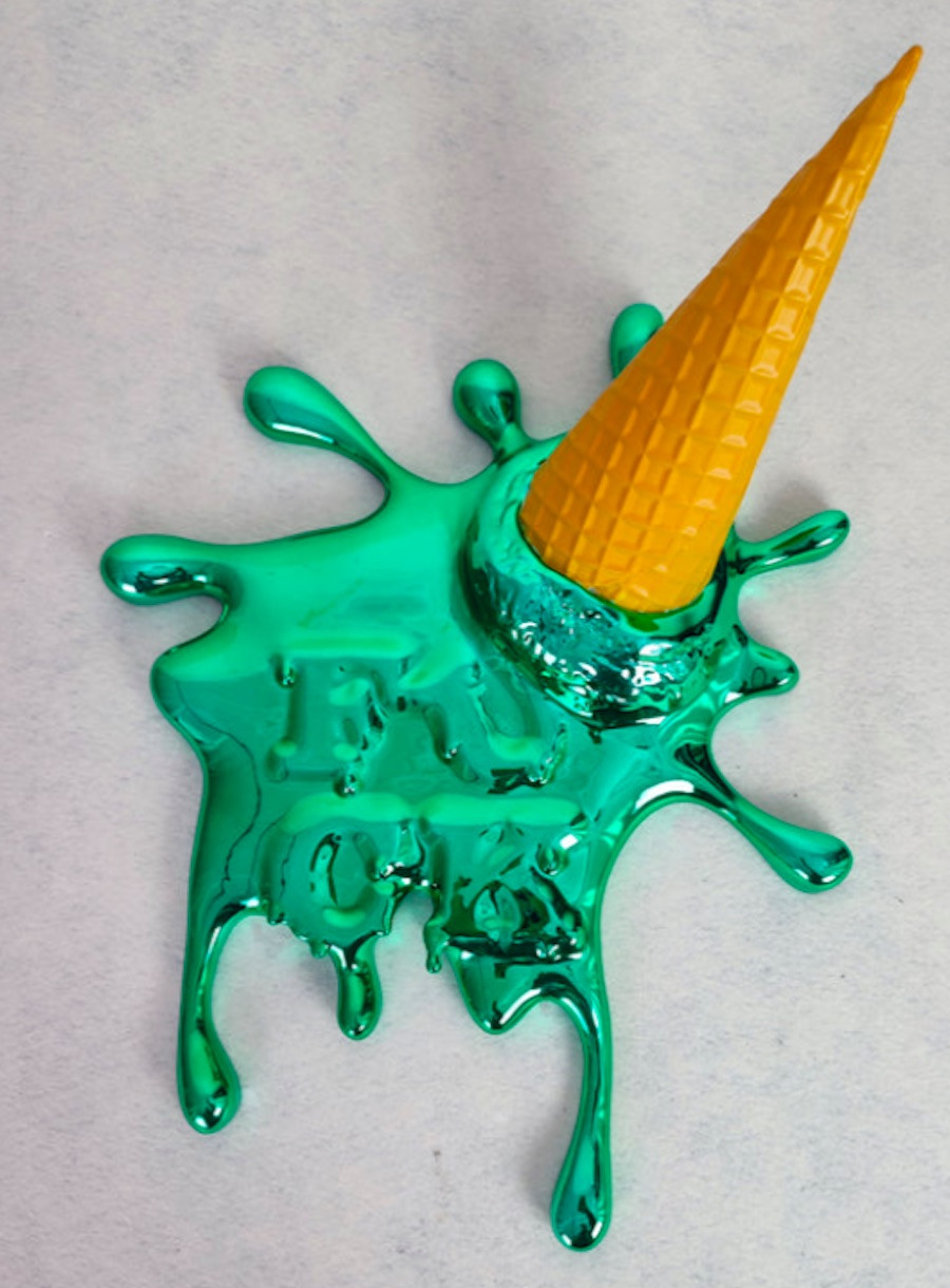 Sagrasse, Fucking world gold, sculpture - Artalistic online contemporary art buying and selling gallery
