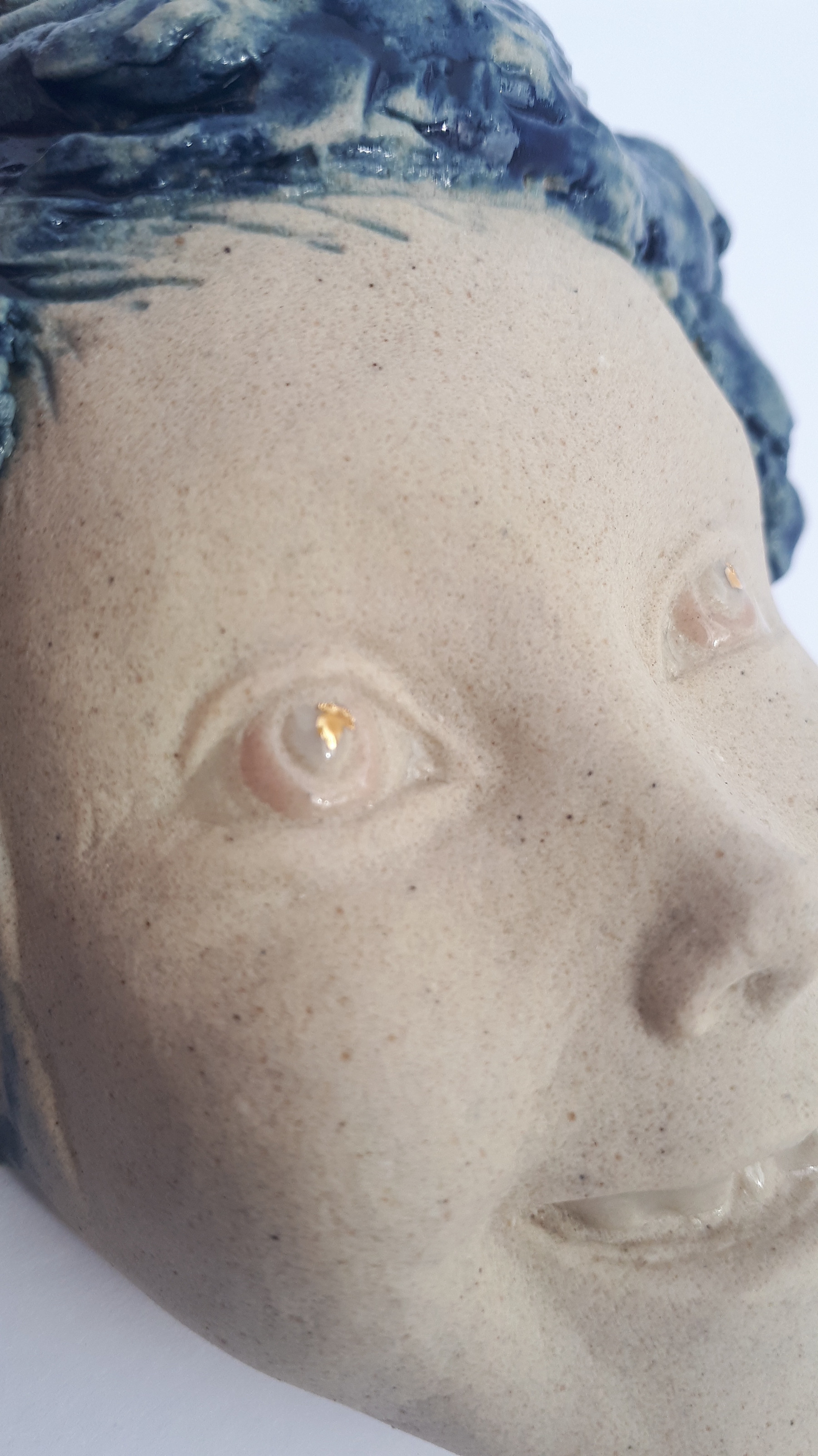 Louise de Gastines, enfant aux cheveux bleus, sculpture - Artalistic online contemporary art buying and selling gallery