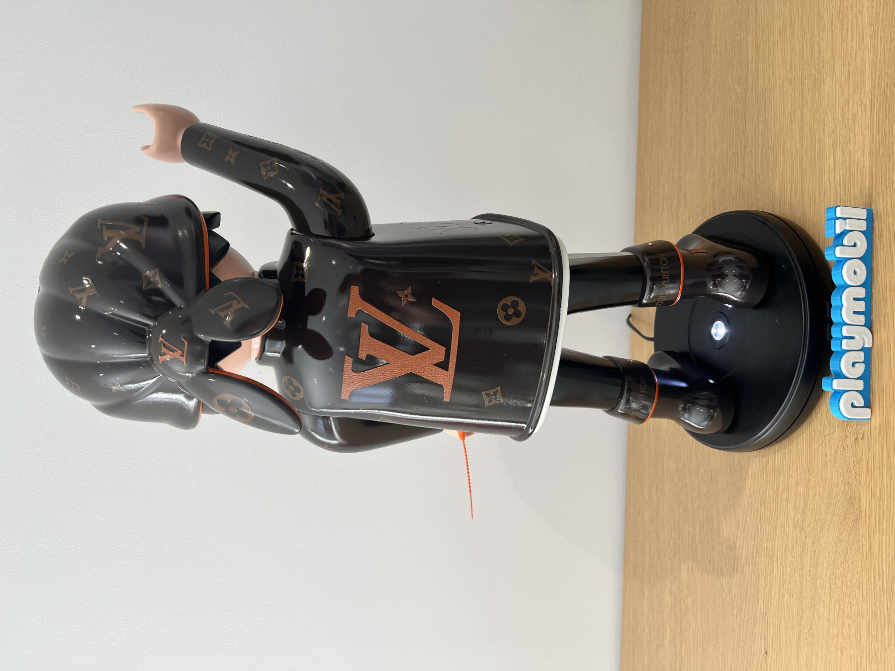 Vanessa Fodera, Louis Vuitton, sculpture - Artalistic online contemporary art buying and selling gallery