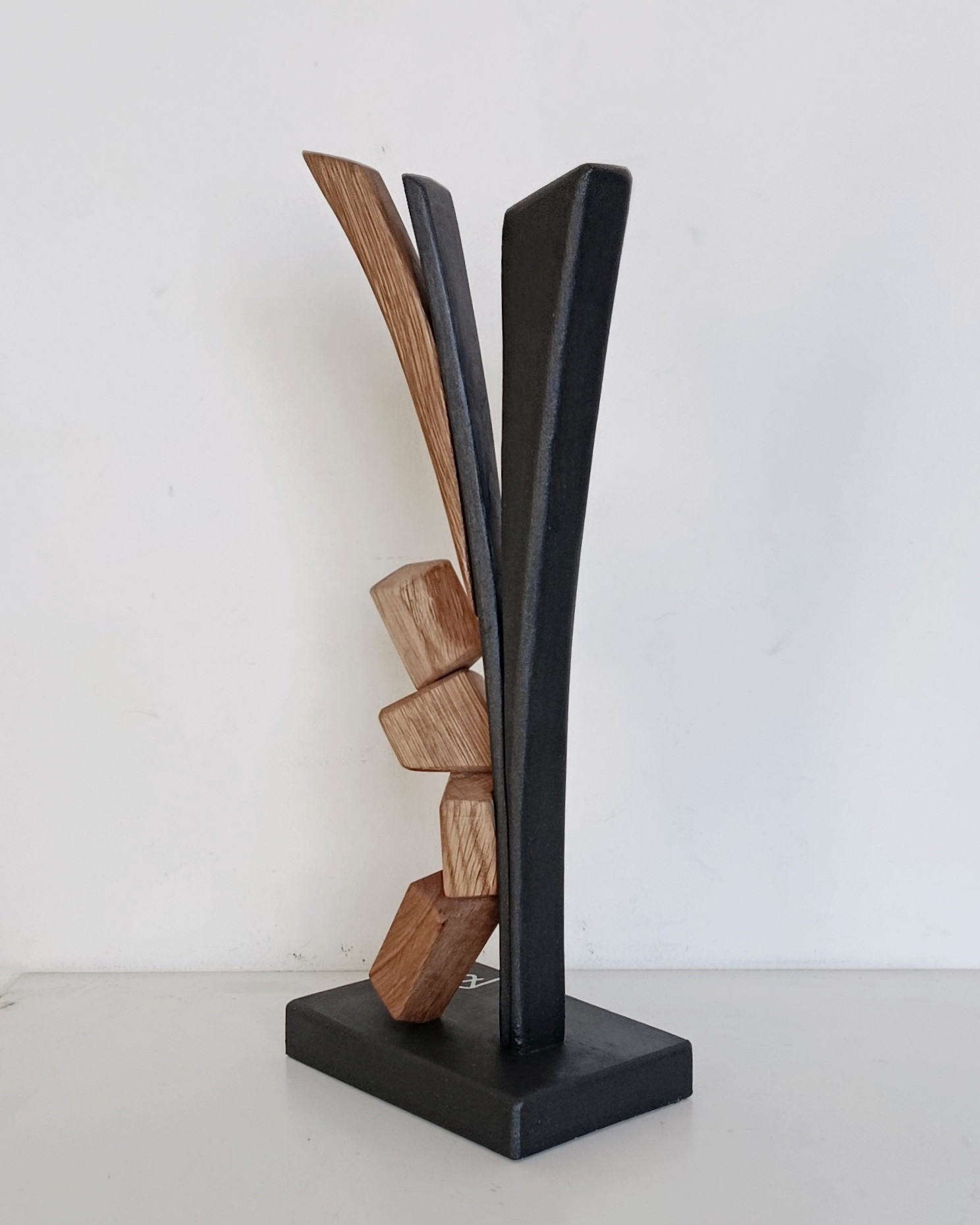 A+D Art, Segmenti in bilico, sculpture - Artalistic online contemporary art buying and selling gallery