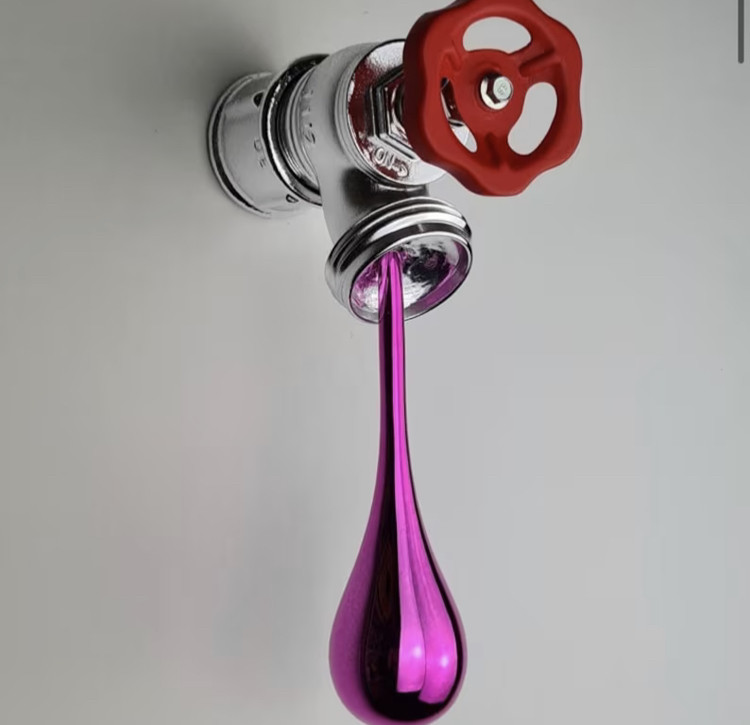 Santicri, Running out, sculpture - Artalistic online contemporary art buying and selling gallery