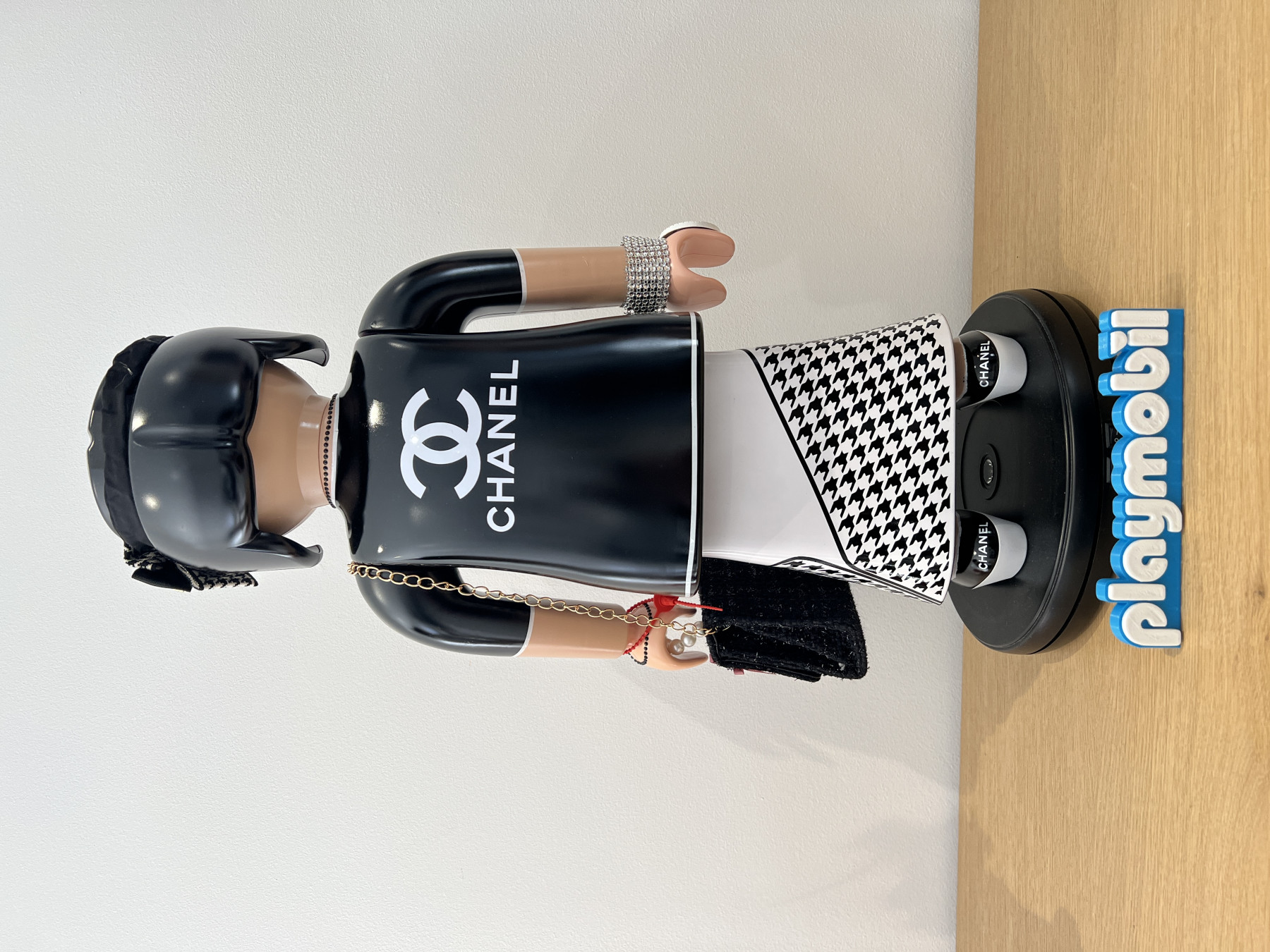 Vanessa Fodera, Playmobil, sculpture - Artalistic online contemporary art buying and selling gallery