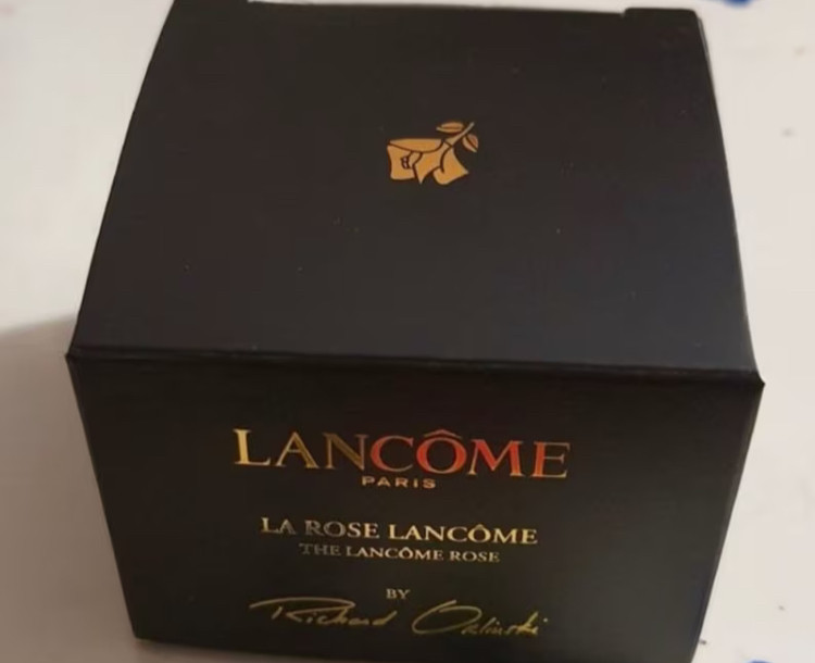 Richard Orlinski, La rose de Lancôme, sculpture - Artalistic online contemporary art buying and selling gallery
