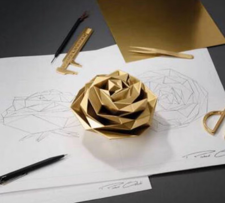 Richard Orlinski, La rose de Lancôme, sculpture - Artalistic online contemporary art buying and selling gallery