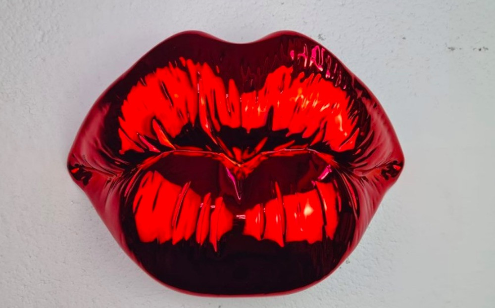Sagrasse, Kiss Red, sculpture - Artalistic online contemporary art buying and selling gallery