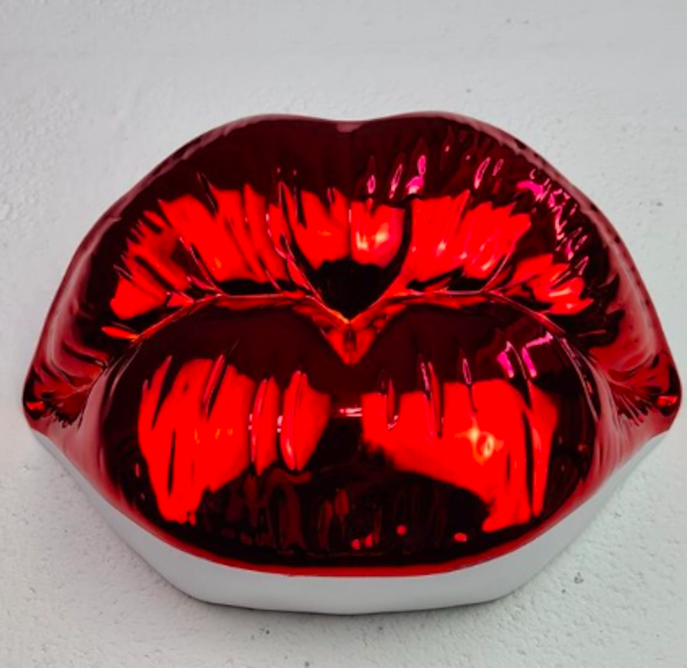 Sagrasse, Kiss Red, sculpture - Artalistic online contemporary art buying and selling gallery
