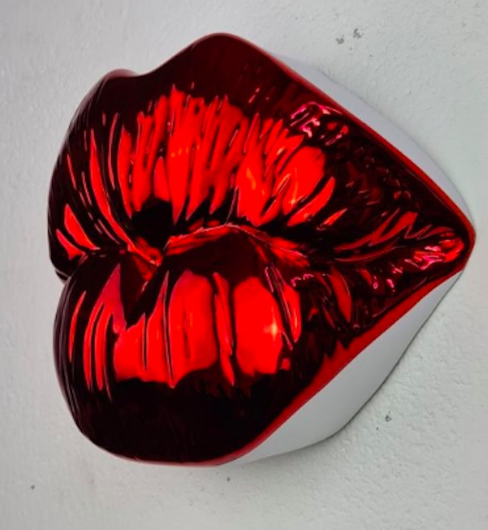Sagrasse, Kiss Red, sculpture - Artalistic online contemporary art buying and selling gallery