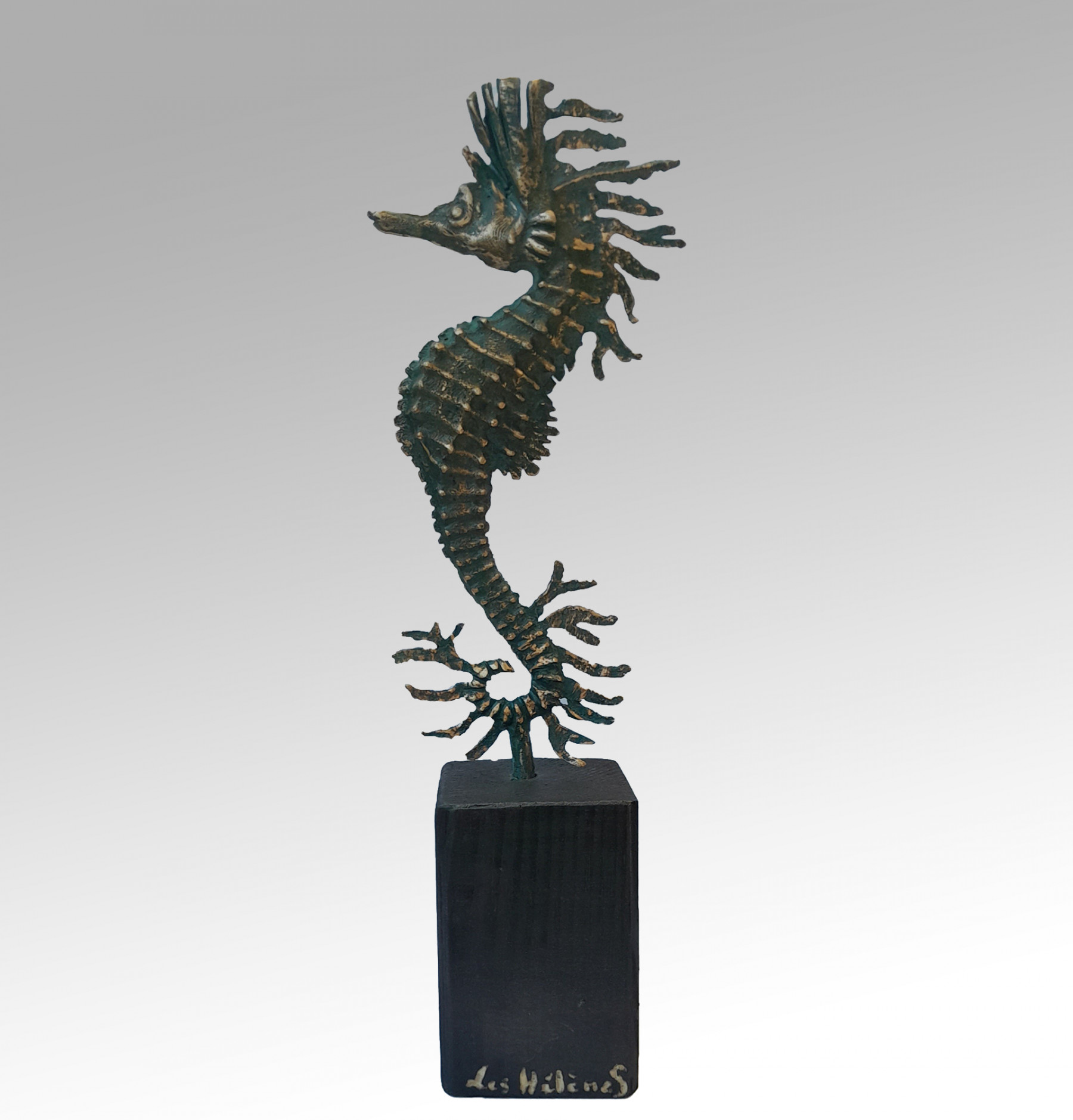 Les Hélènes, Sea Horse, sculpture - Artalistic online contemporary art buying and selling gallery