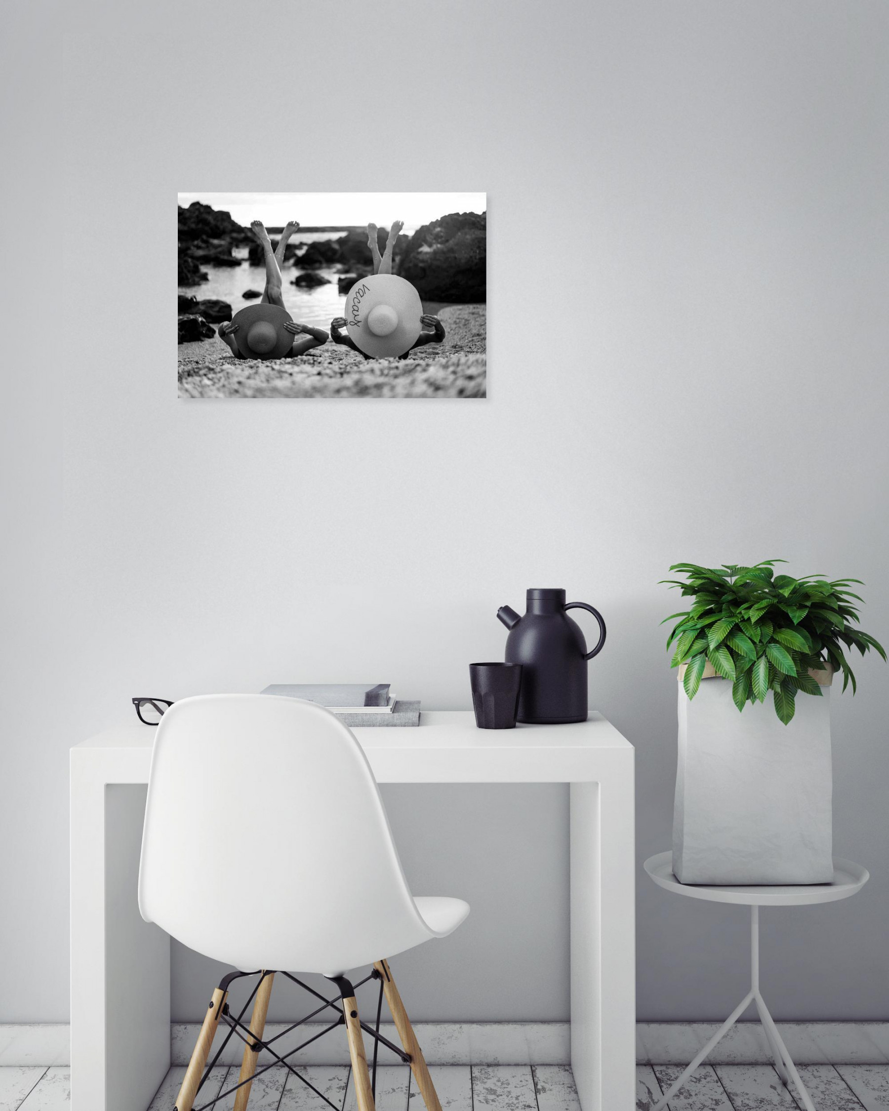 Jean-Guy Nakars, Sur la plage ensoleillée, photo - Artalistic online contemporary art buying and selling gallery