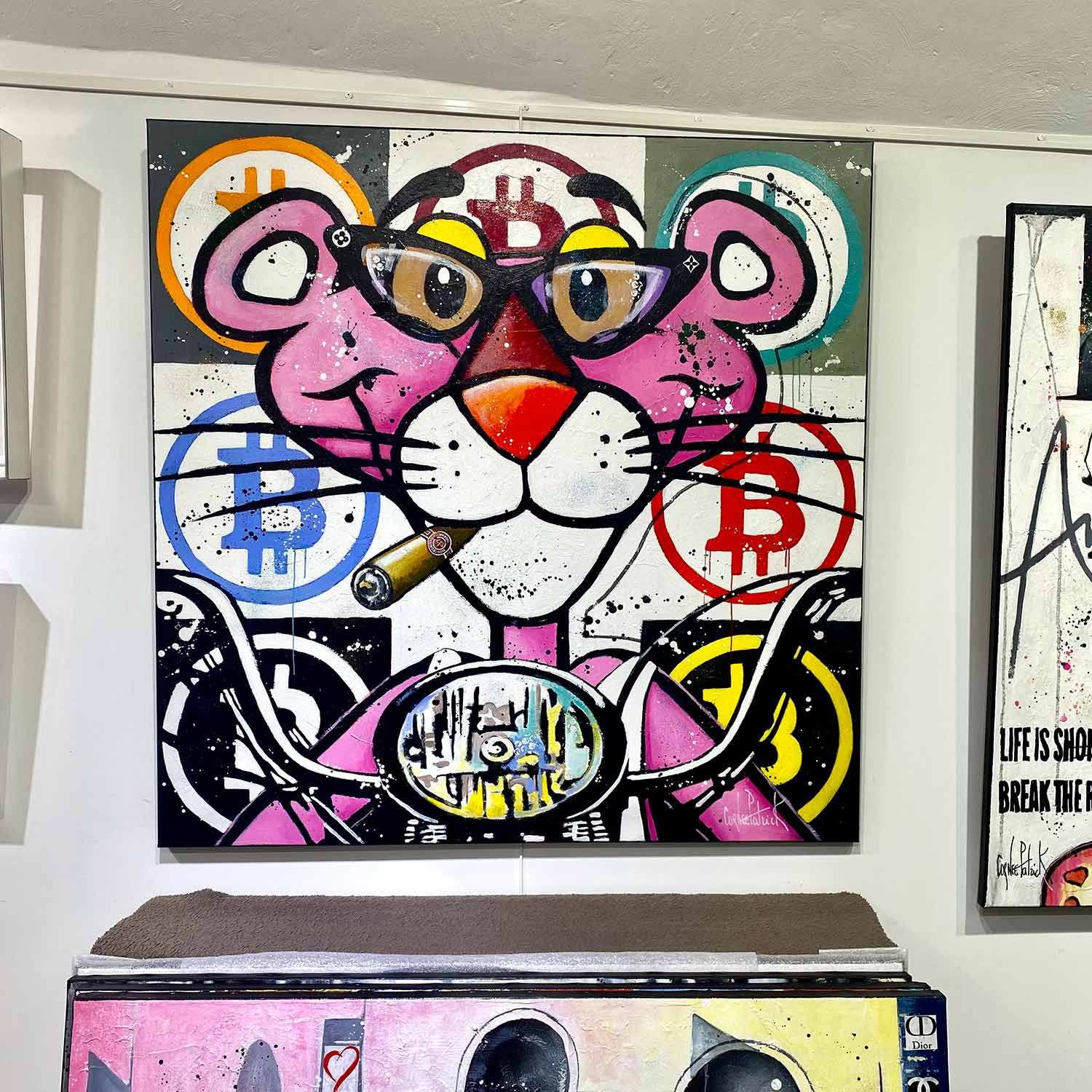Patrick Cornée, Pink panther likes Bitcoins, painting - Artalistic online contemporary art buying and selling gallery