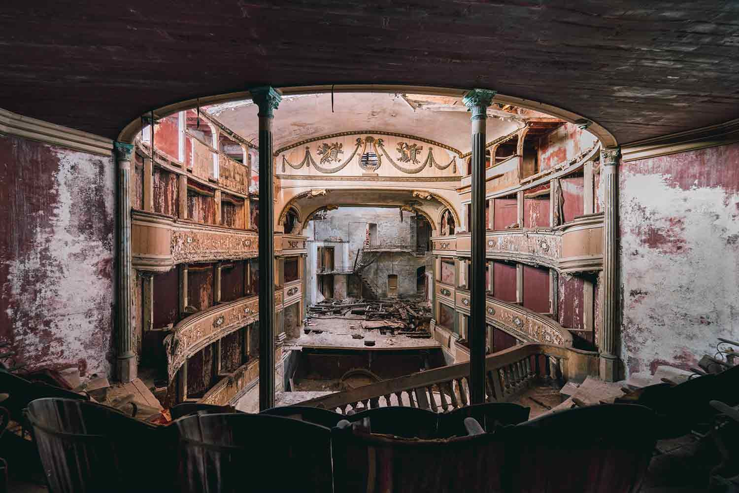 Le Decay, Dernière représentation, photo - Artalistic online contemporary art buying and selling gallery