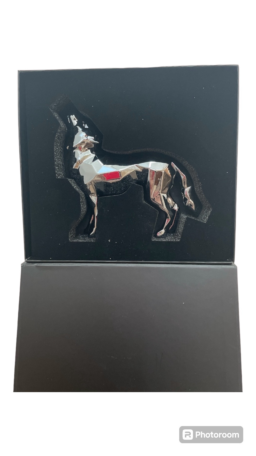 Richard Orlinski, Wolf, sculpture - Artalistic online contemporary art buying and selling gallery