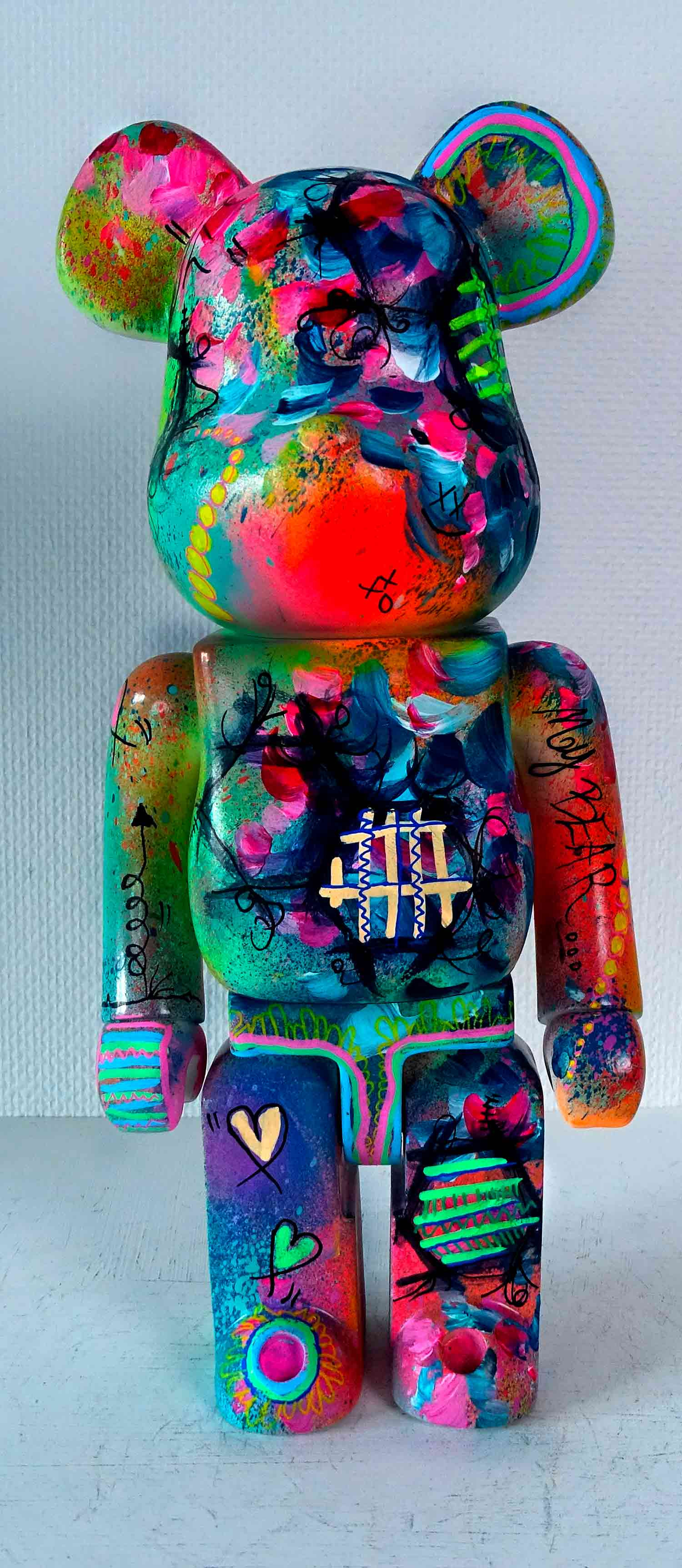 Priscilla Vettese, Hex colored Bear, sculpture - Artalistic online contemporary art buying and selling gallery