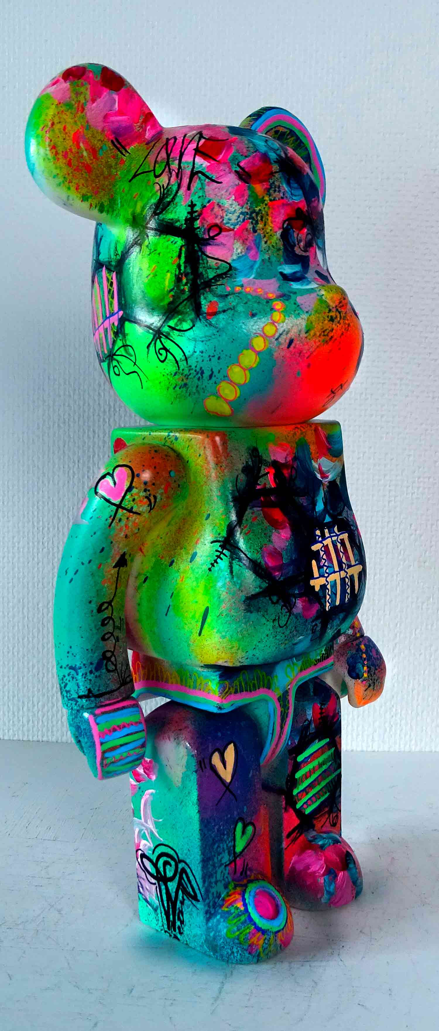Priscilla Vettese, Hex colored Bear, sculpture - Artalistic online contemporary art buying and selling gallery