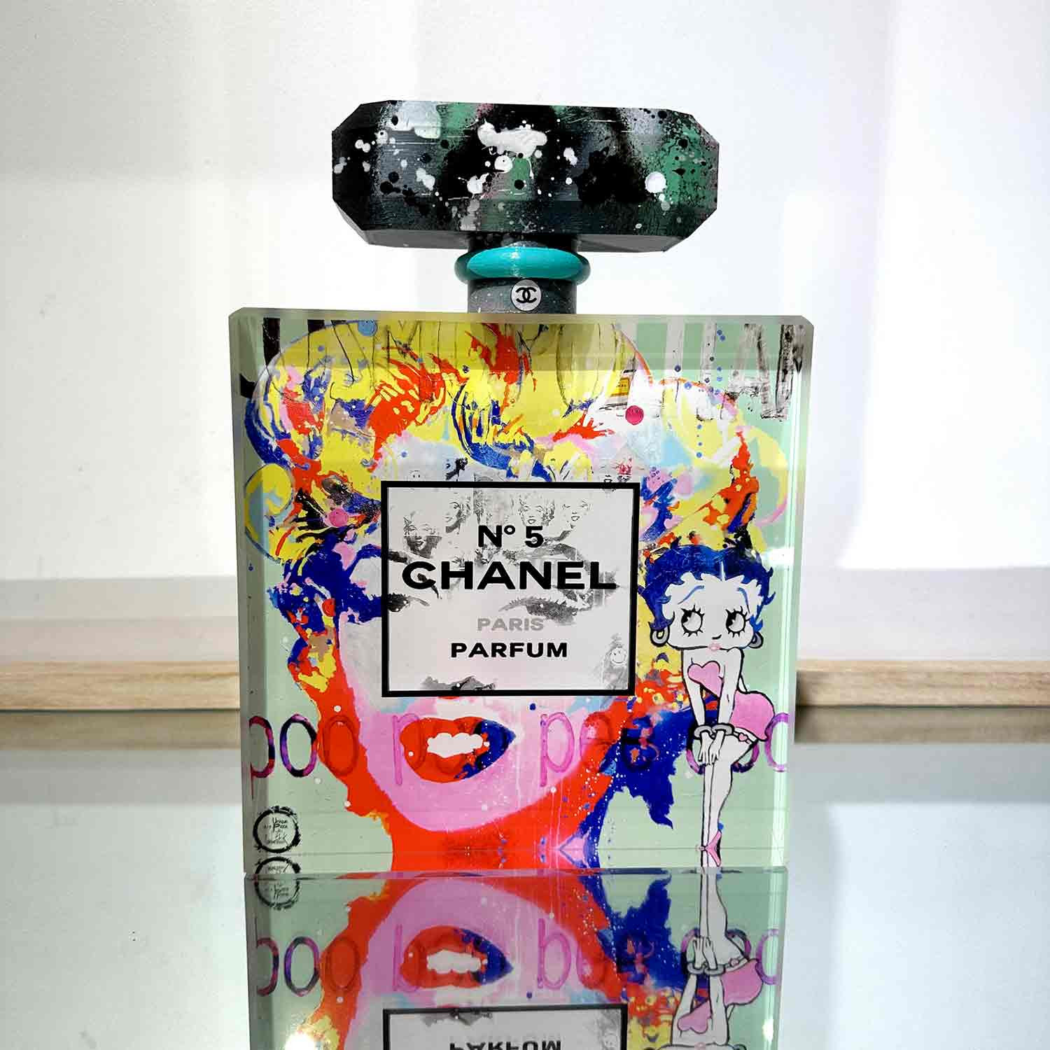 Patrick Cornée, Flacon Chanel n°5, sculpture - Artalistic online contemporary art buying and selling gallery