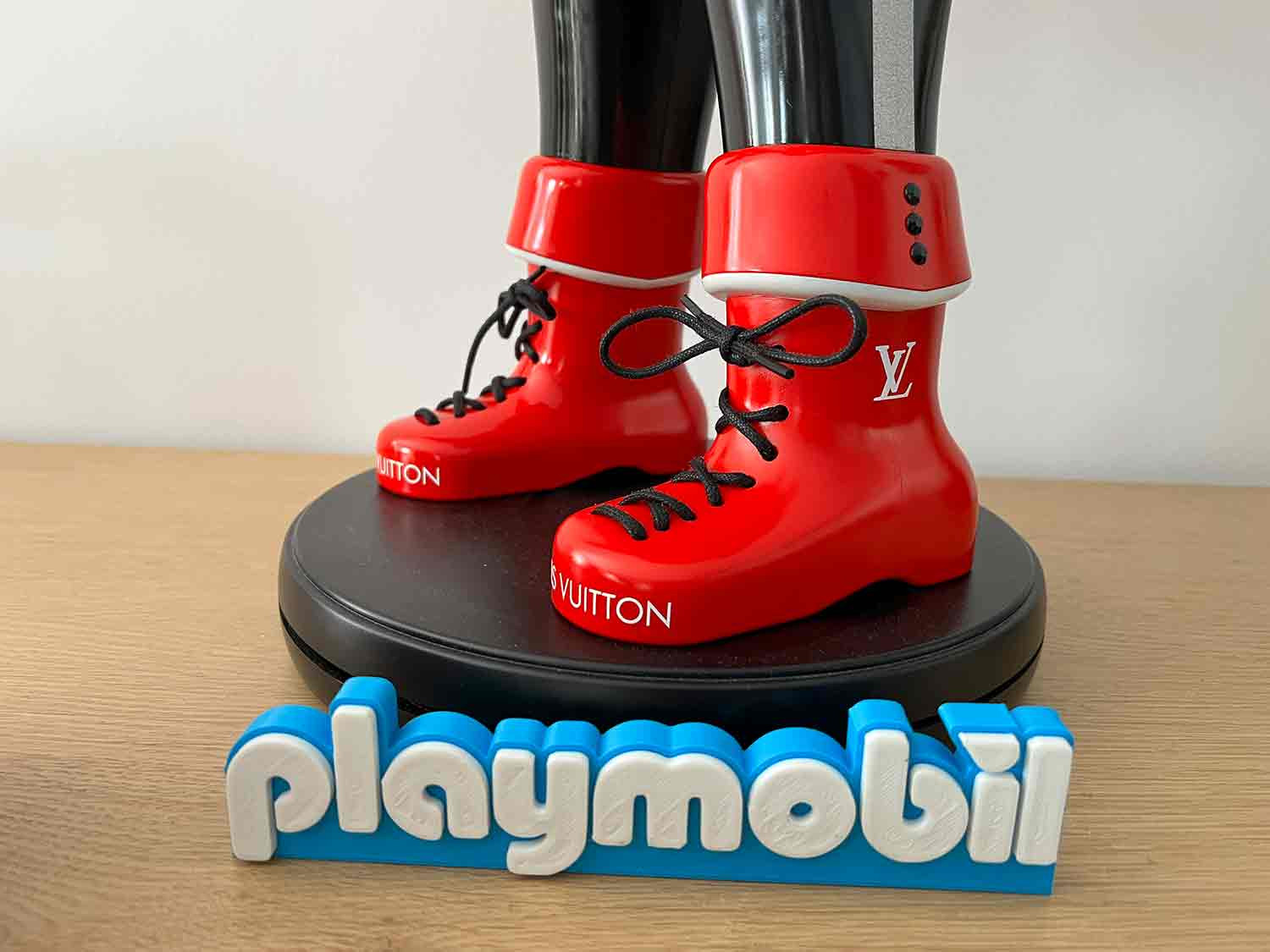 Vanessa Fodera, Playmobil, sculpture - Artalistic online contemporary art buying and selling gallery