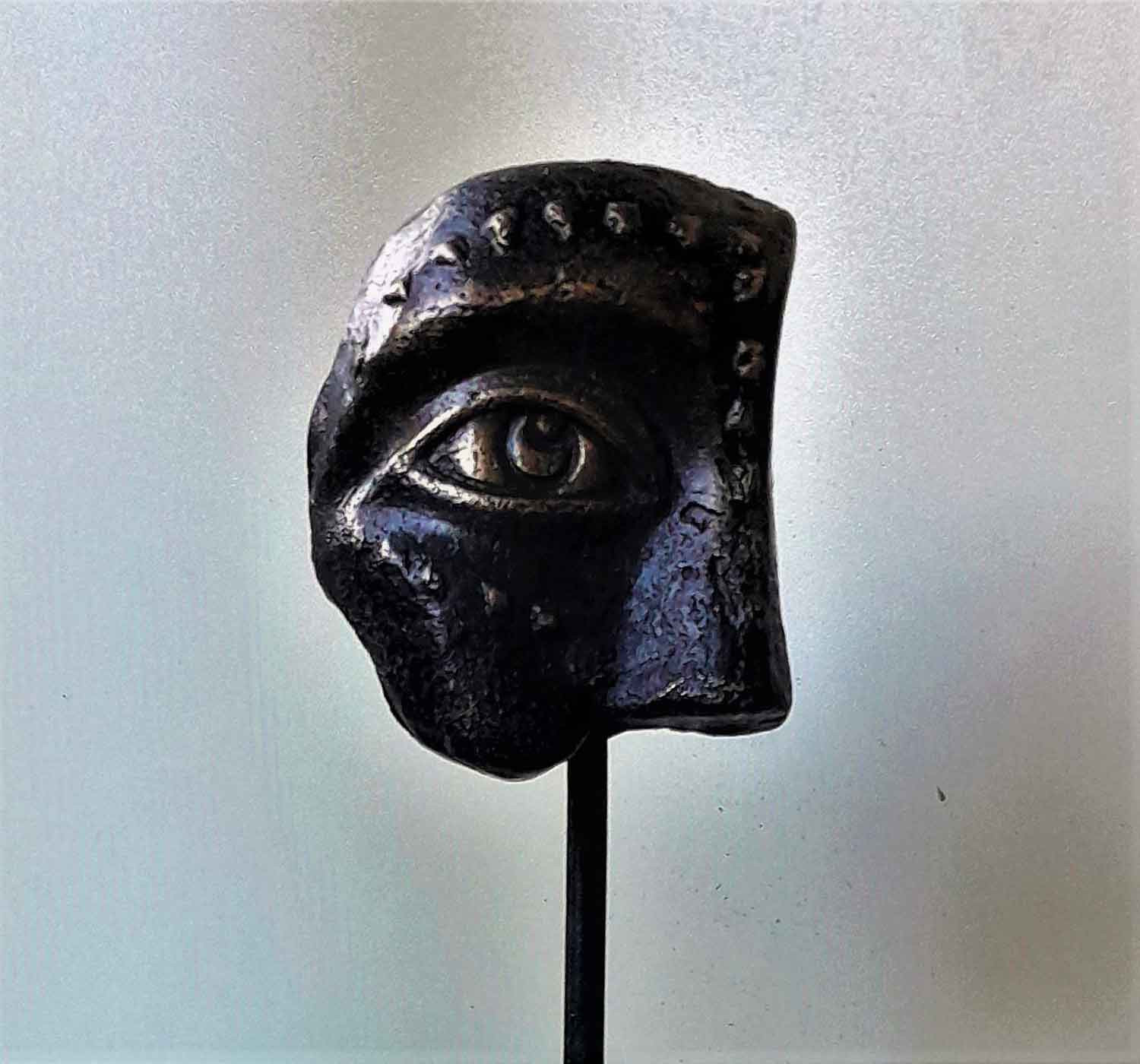 Les Hélènes, Fragment de lune, sculpture - Artalistic online contemporary art buying and selling gallery