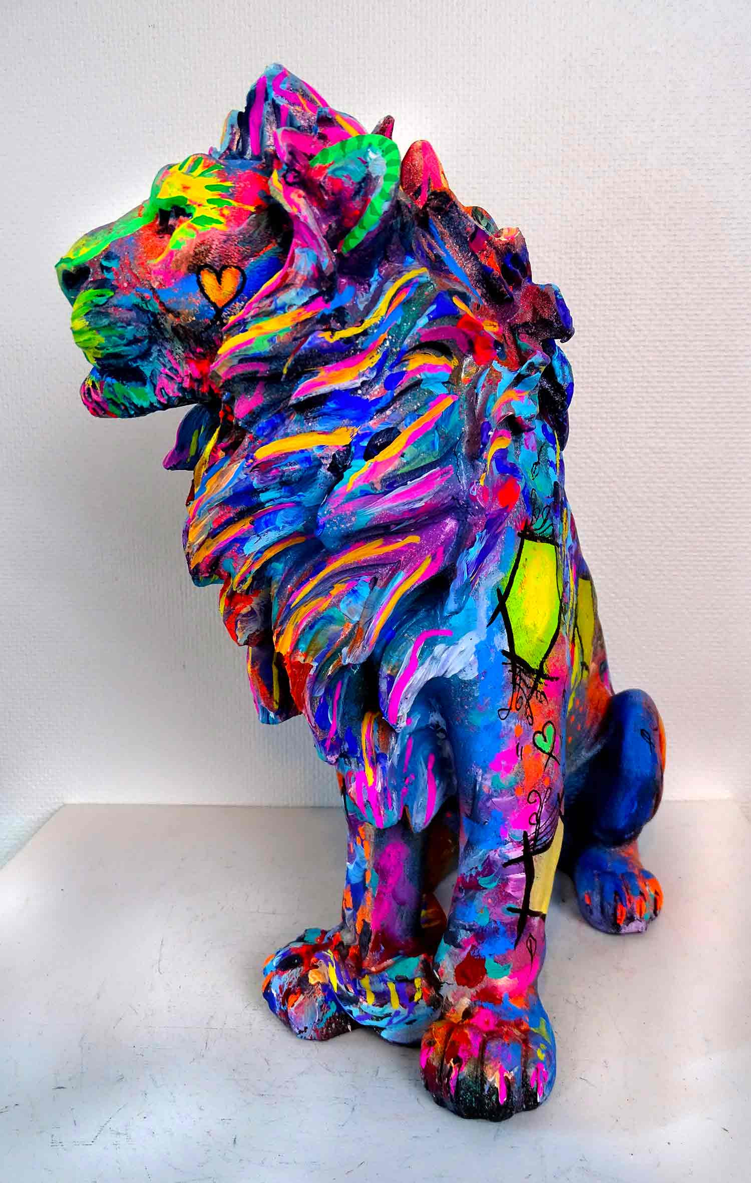 Priscilla Vettese, Lion in jungle colored, sculpture - Artalistic online contemporary art buying and selling gallery