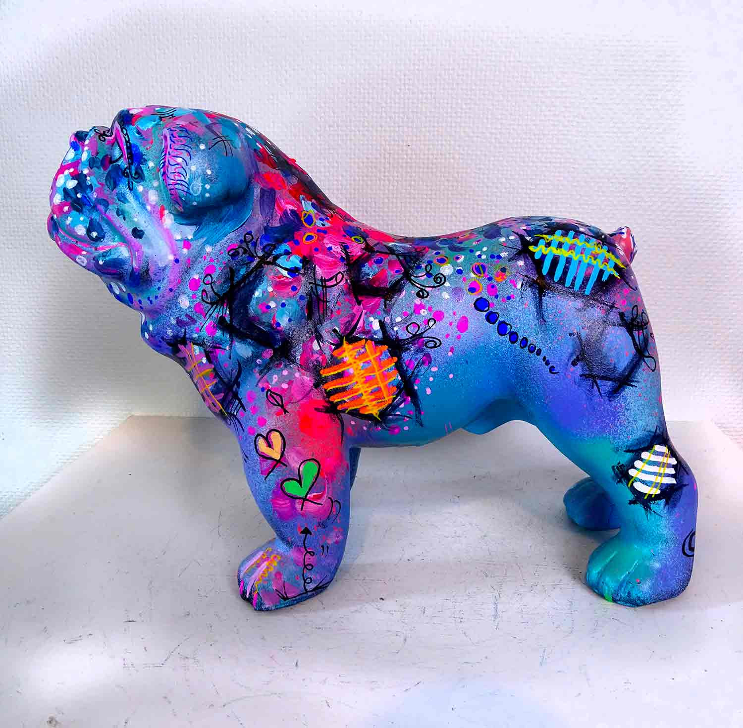 Priscilla Vettese, Mon Bouledogue fleuri, sculpture - Artalistic online contemporary art buying and selling gallery