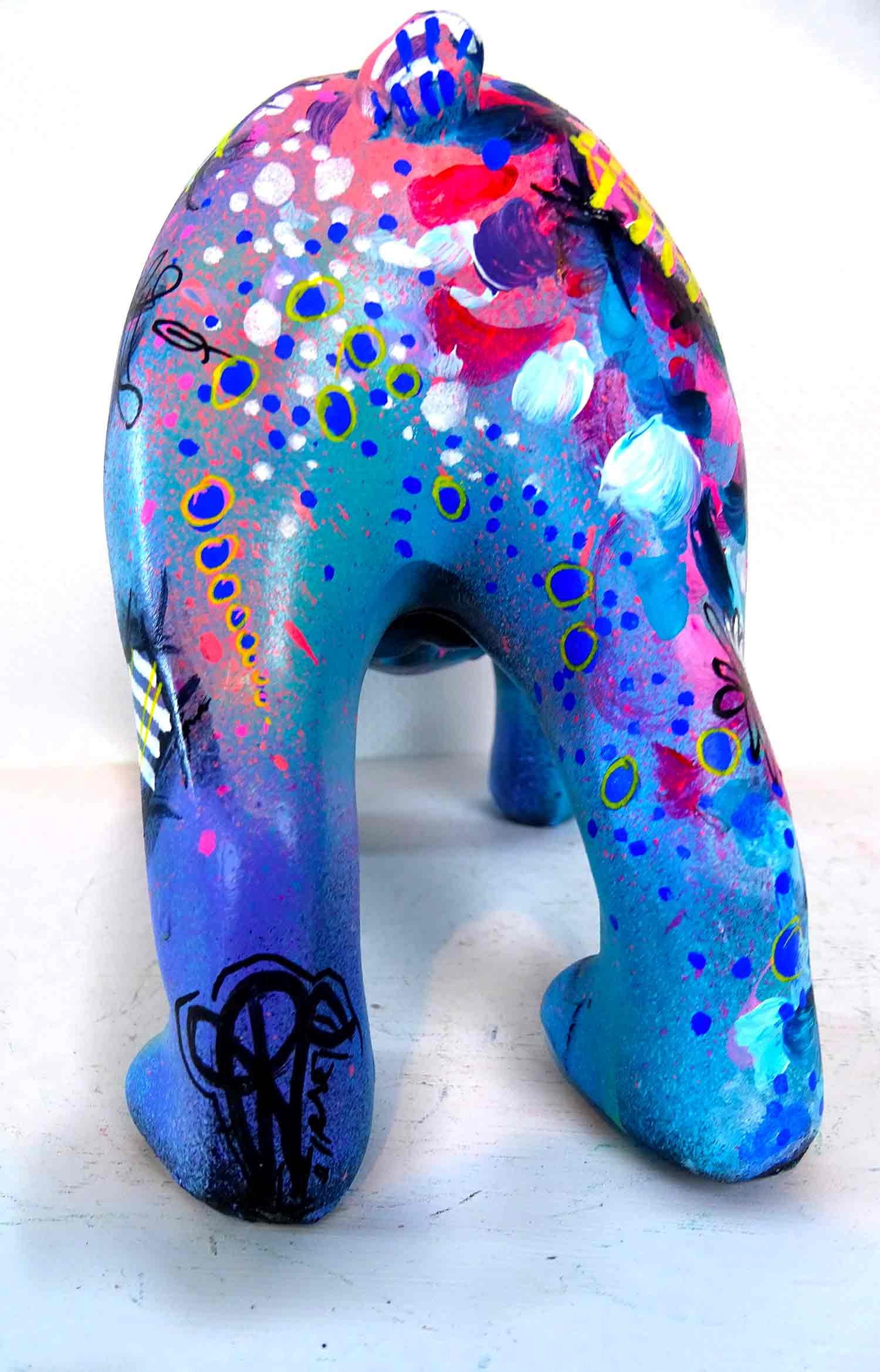 Priscilla Vettese, Mon Bouledogue fleuri, sculpture - Artalistic online contemporary art buying and selling gallery