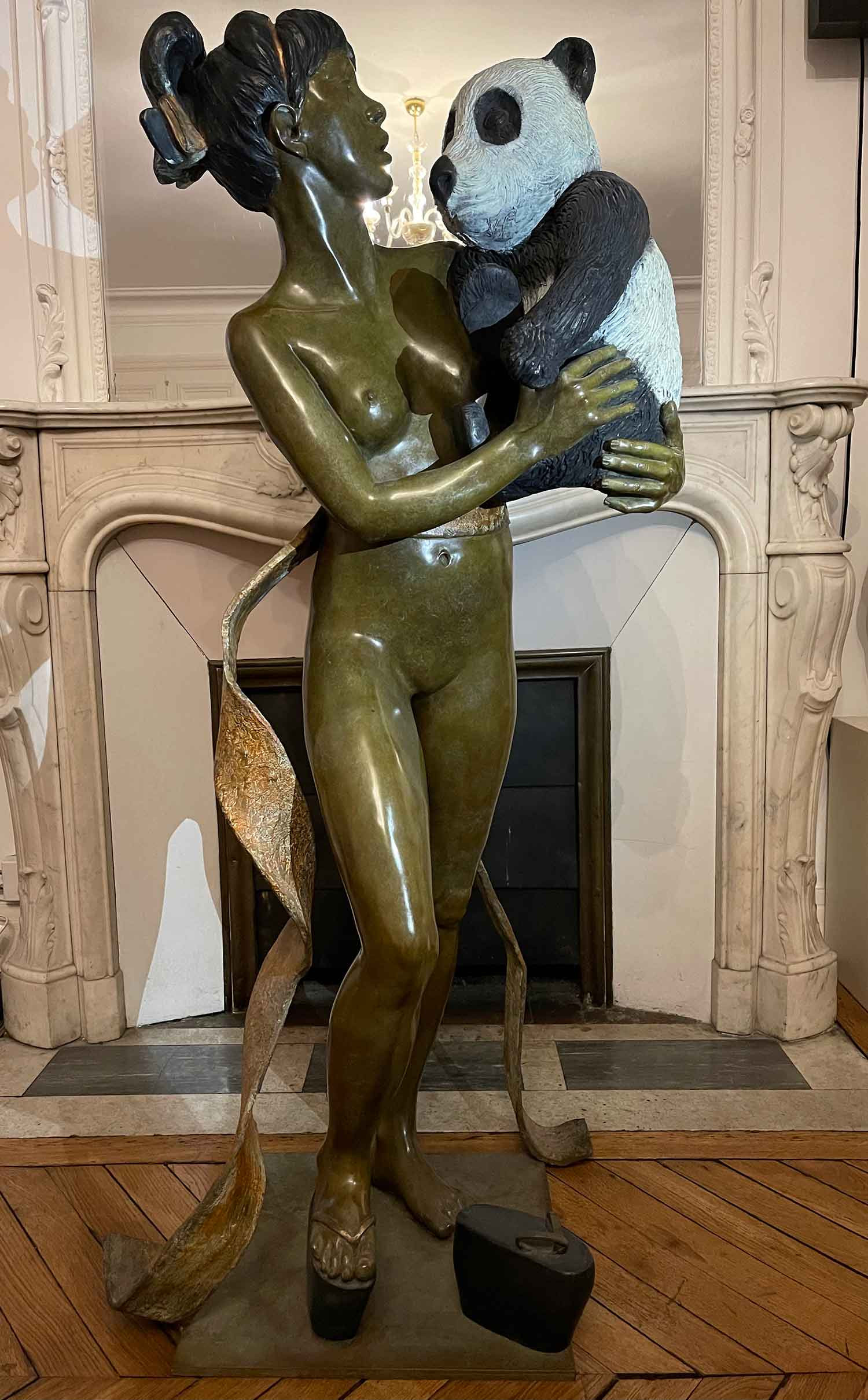 Béatrice Bissara, Mimiko et le Panda, sculpture - Artalistic online contemporary art buying and selling gallery