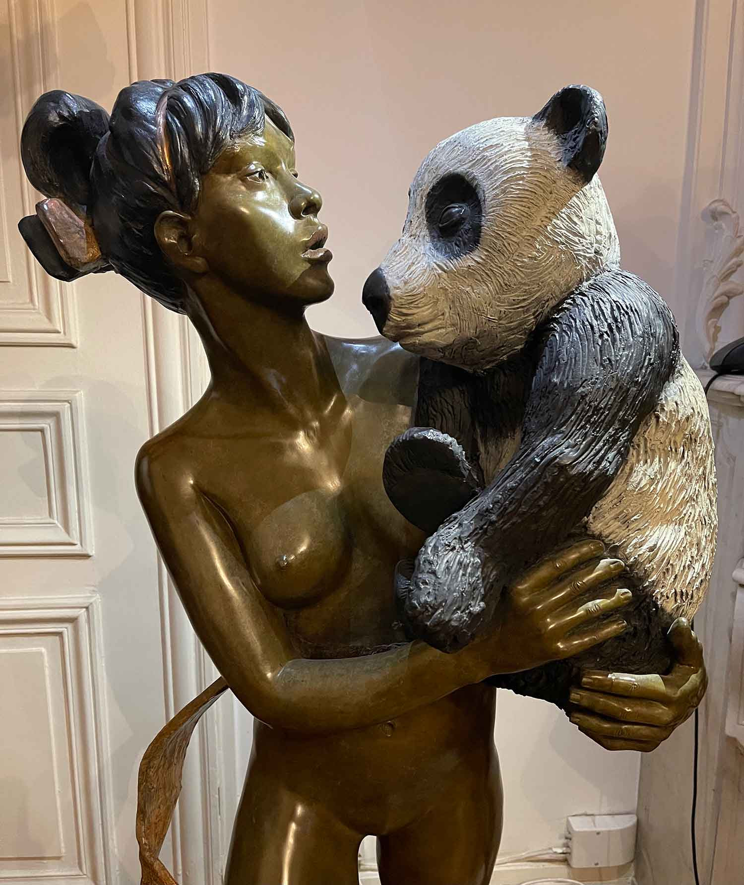 Béatrice Bissara, Mimiko et le Panda, sculpture - Artalistic online contemporary art buying and selling gallery