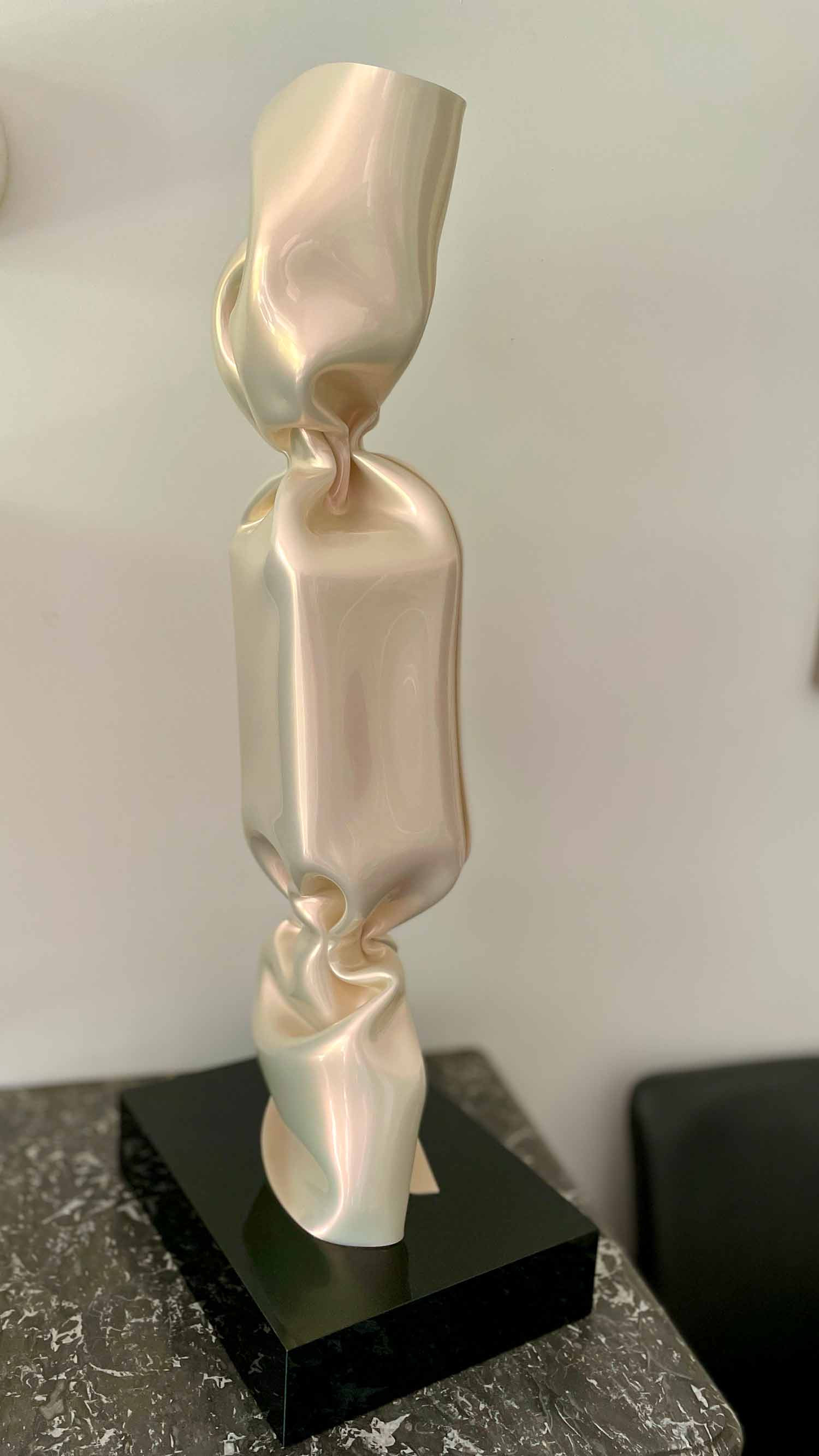 Laurence Jenkell, Wrapping bonbon blanc nacré, Sculpture
