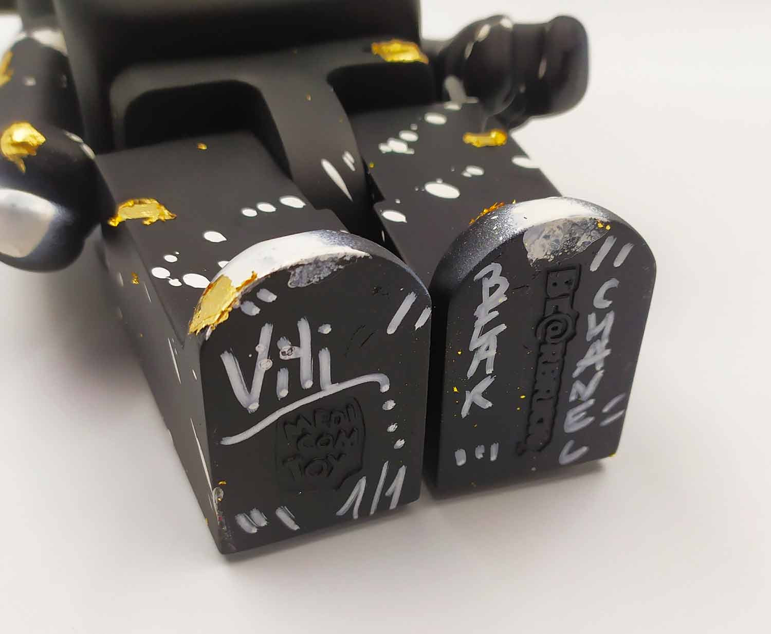 Vili, Bearbrick chanel black, sculpture - Artalistic online contemporary art buying and selling gallery