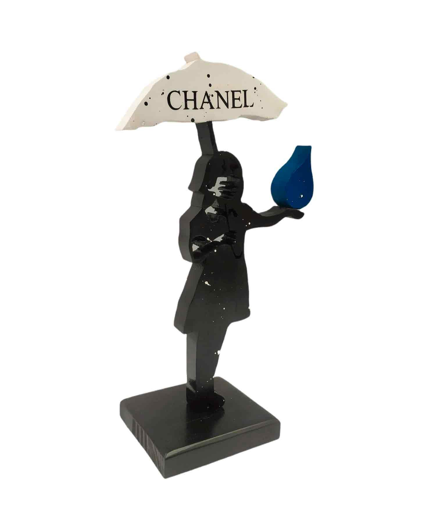 Ravi, fille parapluie Chanel, sculpture - Artalistic online contemporary art buying and selling gallery