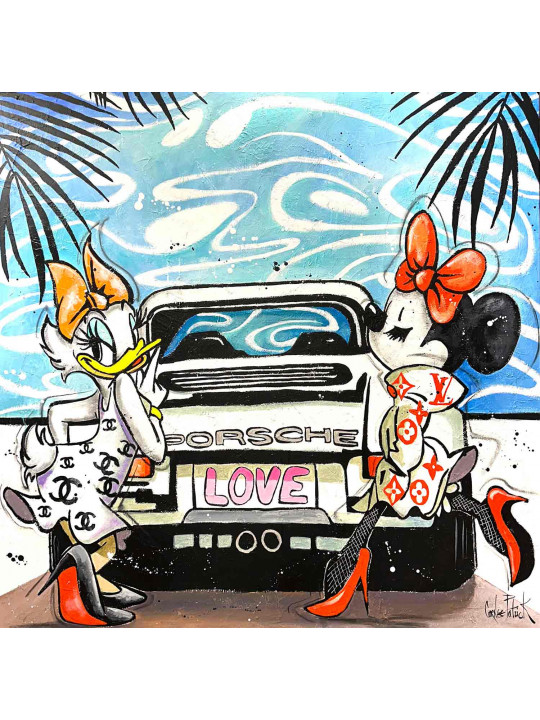 Minnie Mouse and Daisy Duck on holiday in Miami Beach