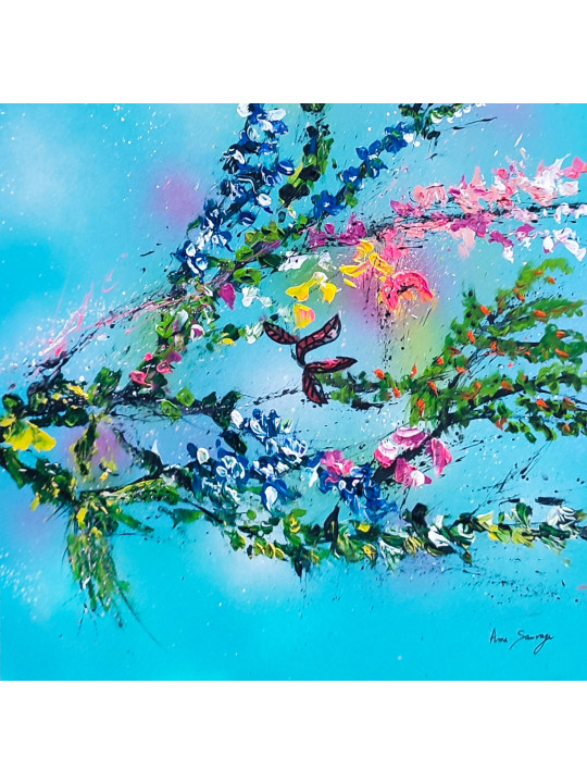 Plante fleurie et bleu profond