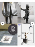 Miguel Guia, Enfant au ballon en forme de chien Grand, sculpture - Artalistic online contemporary art buying and selling gallery