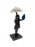 Ravi, fille parapluie Chanel, sculpture - Artalistic online contemporary art buying and selling gallery