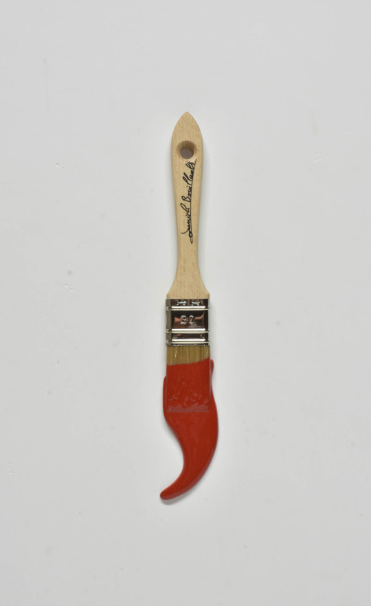 La brosse plate rouge